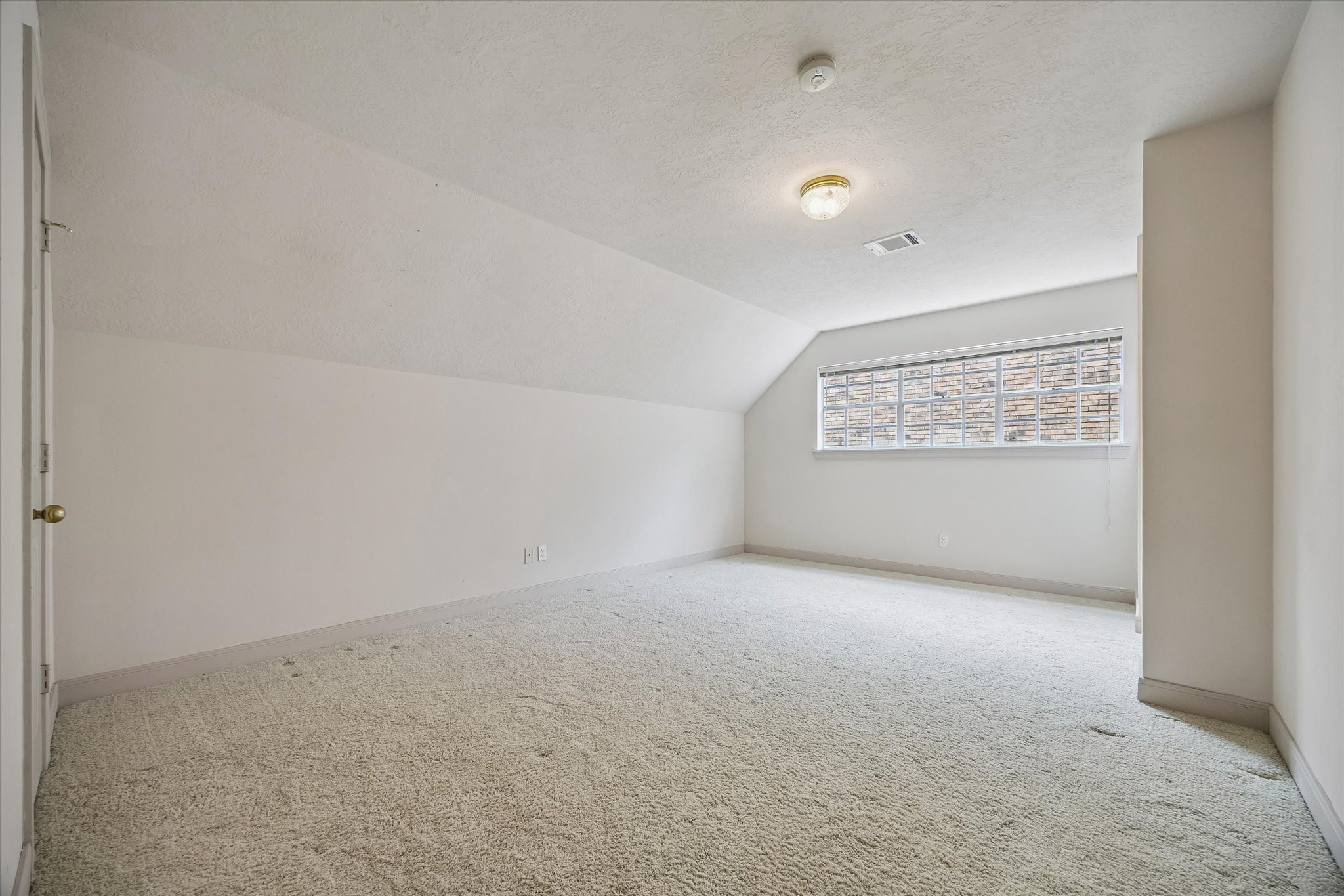 1419 Camelot Place Property Photo 29
