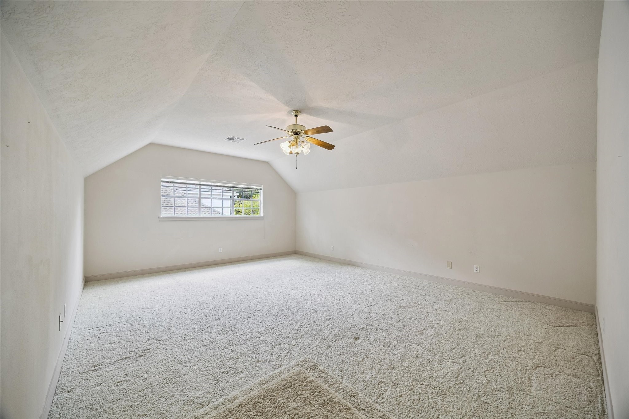 1419 Camelot Place Property Photo 31