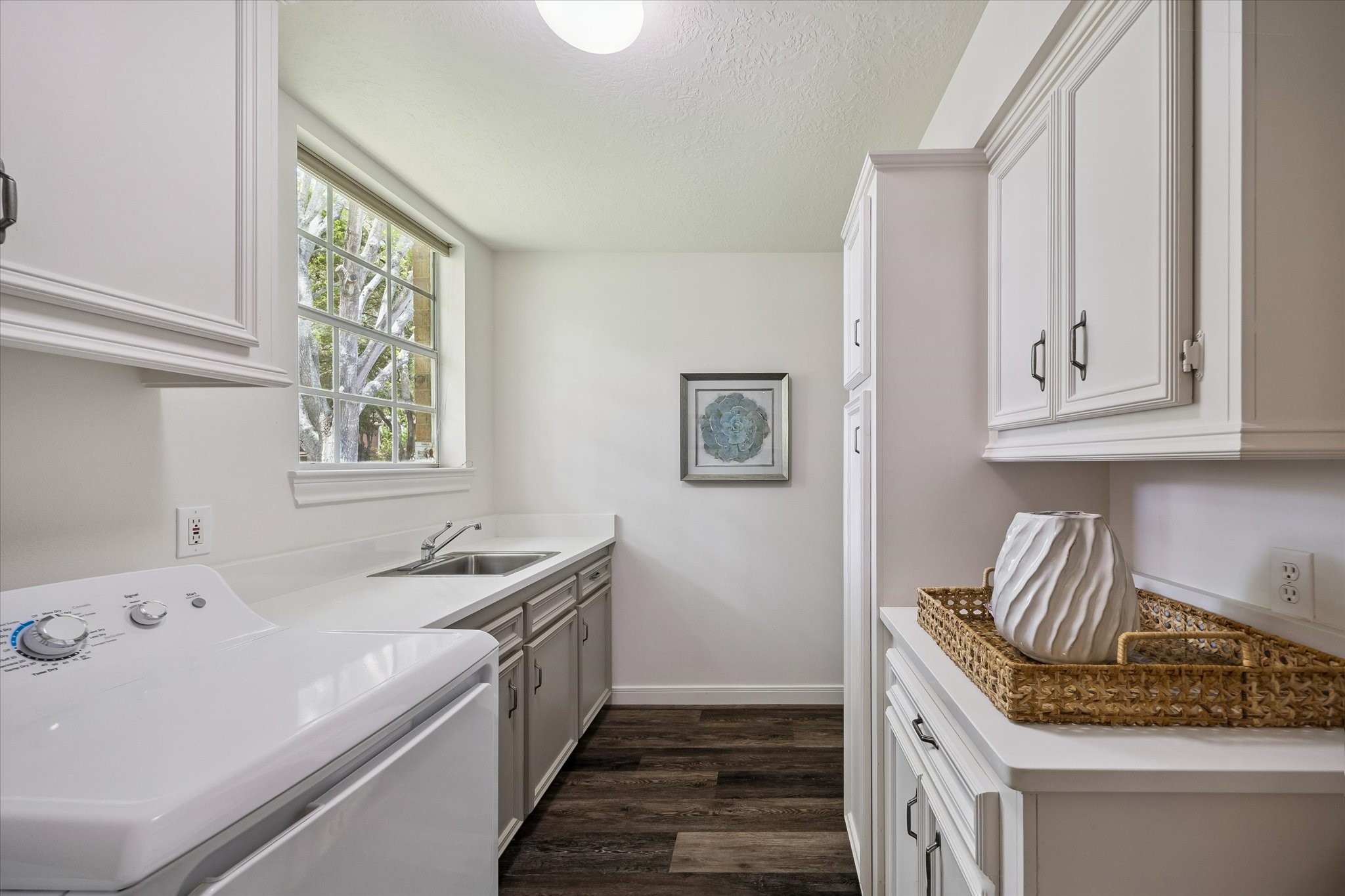 1419 Camelot Place Property Photo 33