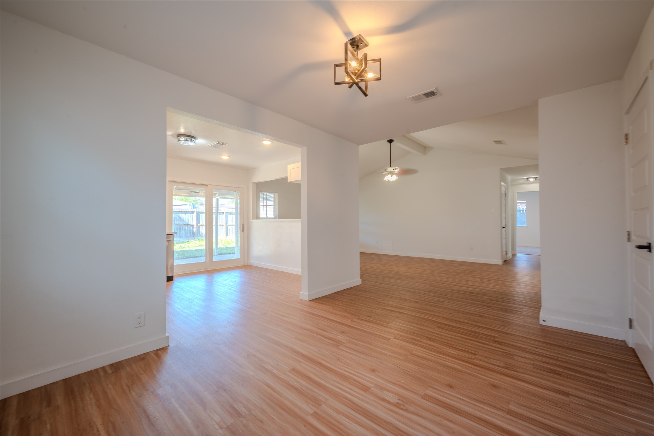 7622 Westbank Avenue Property Photo 10