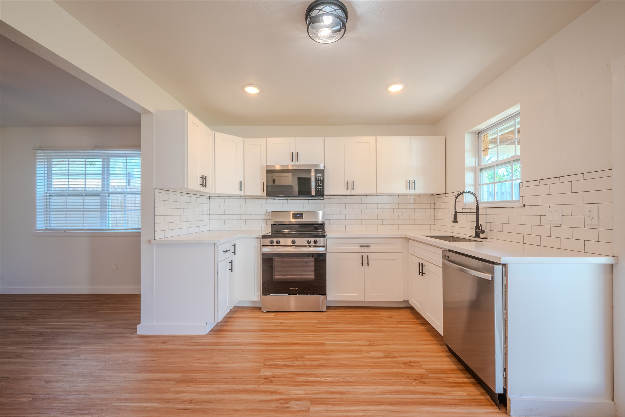 7622 Westbank Avenue Property Photo 13