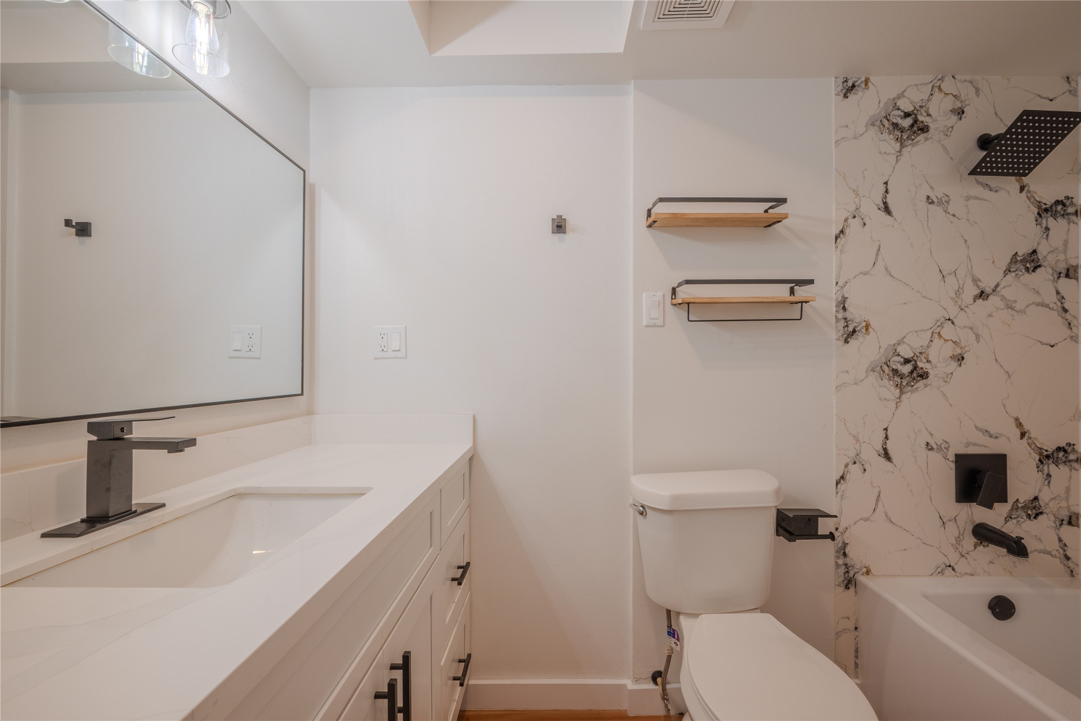 7622 Westbank Avenue Property Photo 21