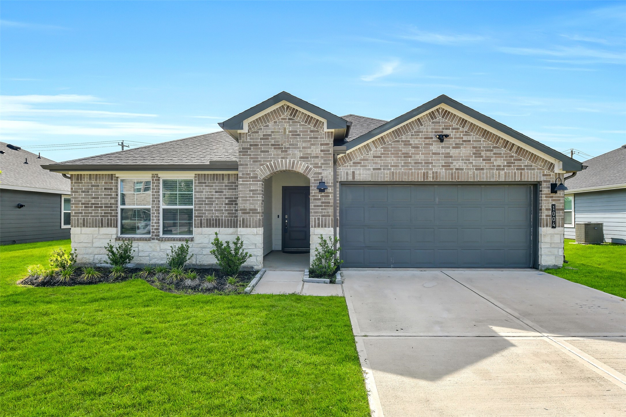1004 Great Barracuda Lane Property Photo 1