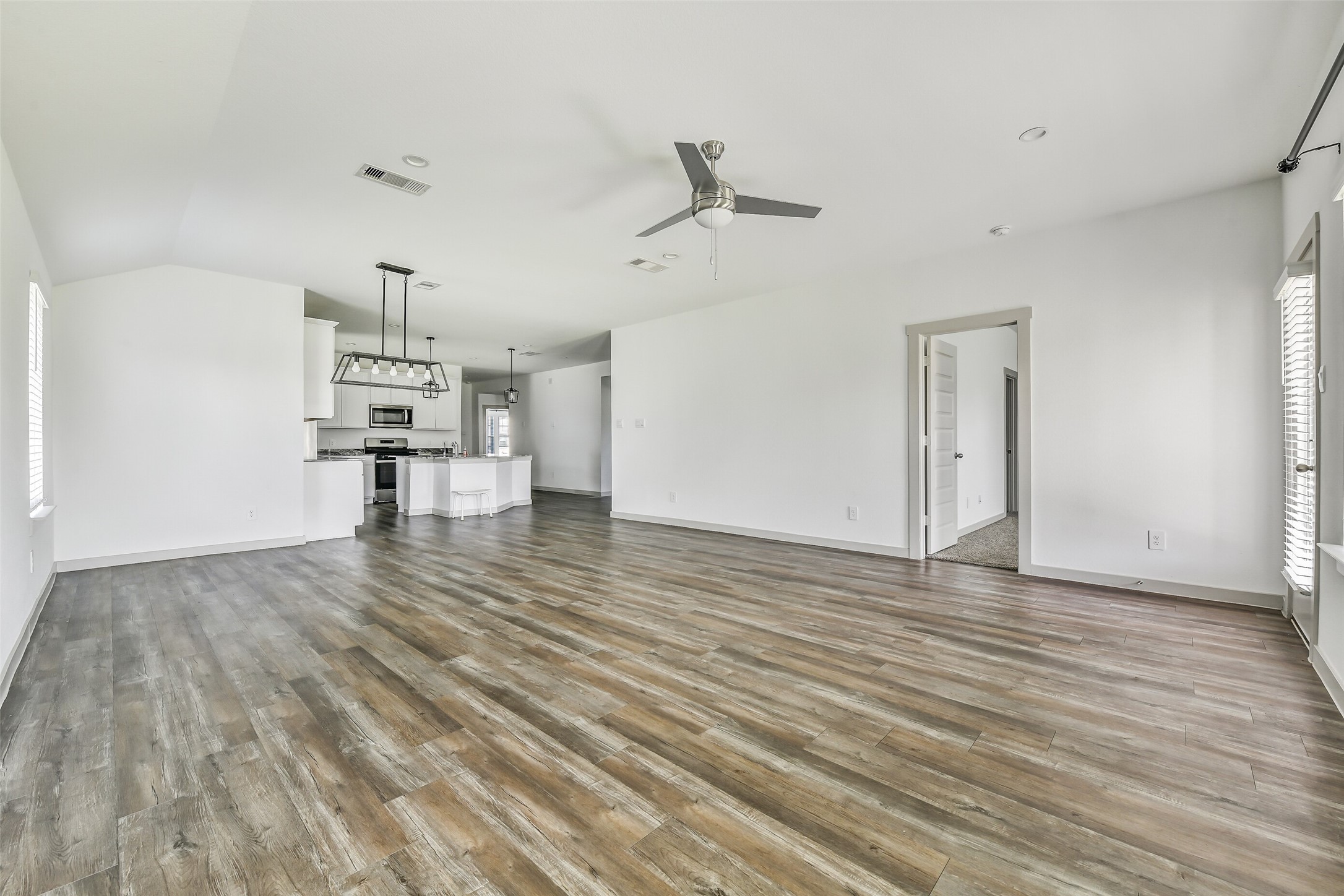 1004 Great Barracuda Lane Property Photo 6