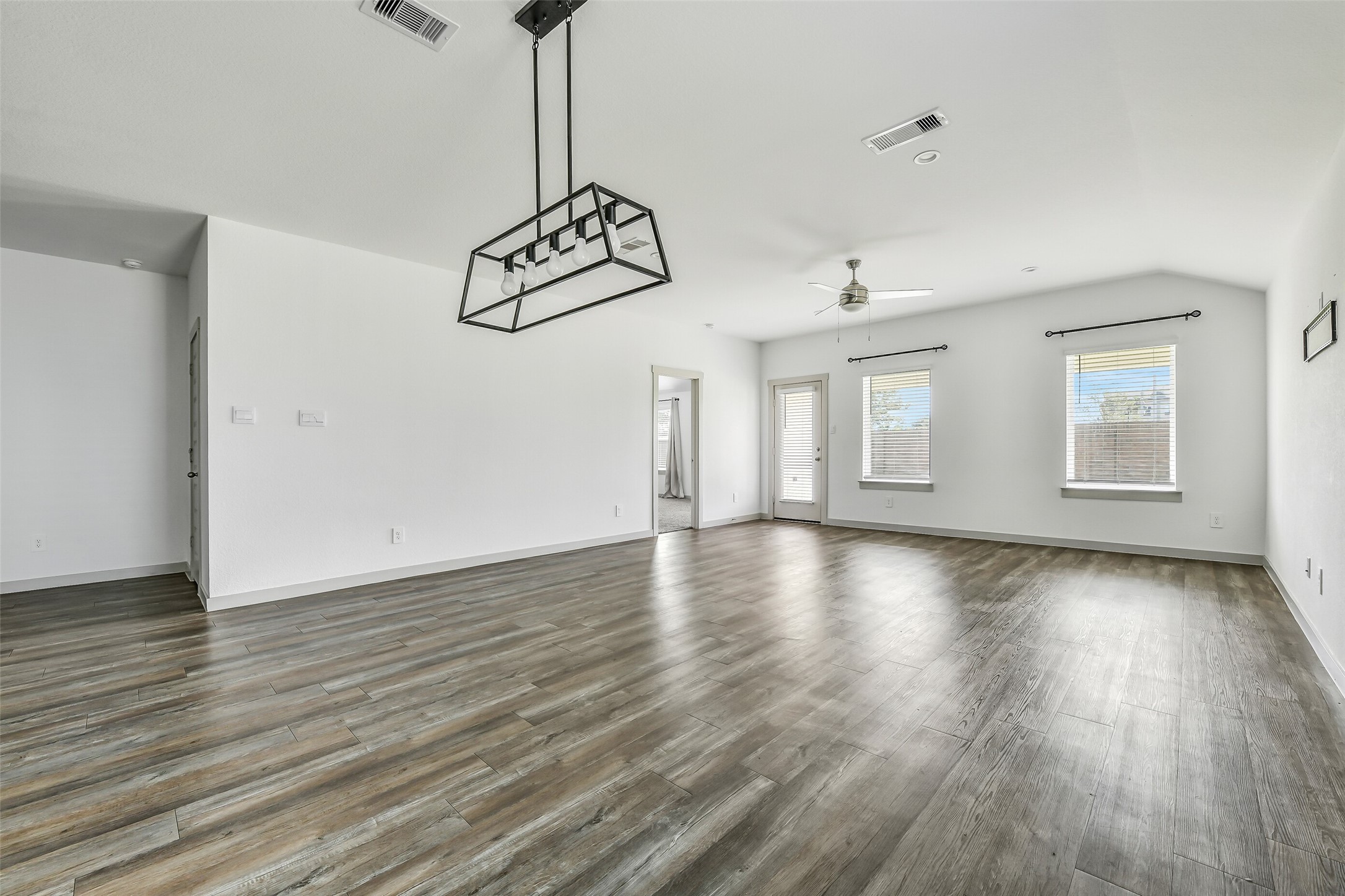 1004 Great Barracuda Lane Property Photo 14