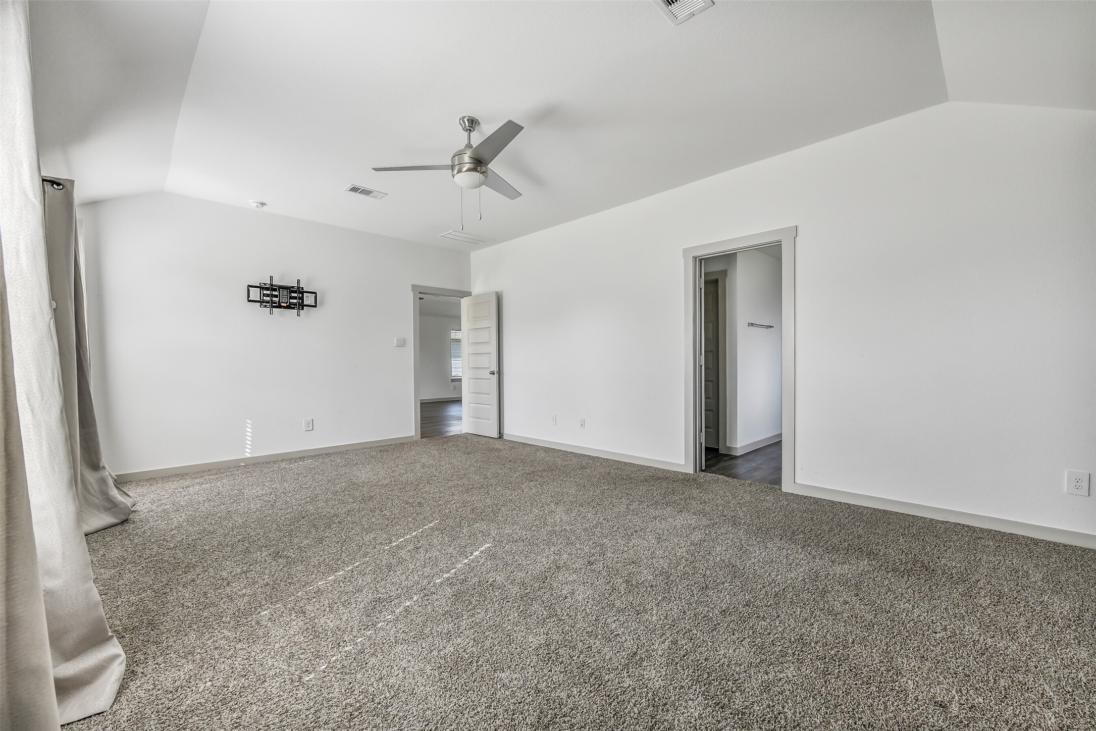 1004 Great Barracuda Lane Property Photo 16