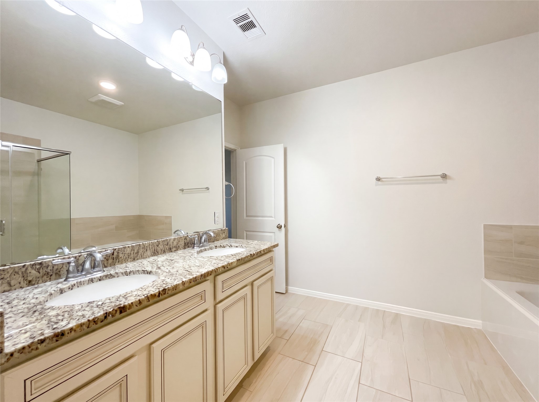 21205 Timber Bluff Lane Property Photo 13