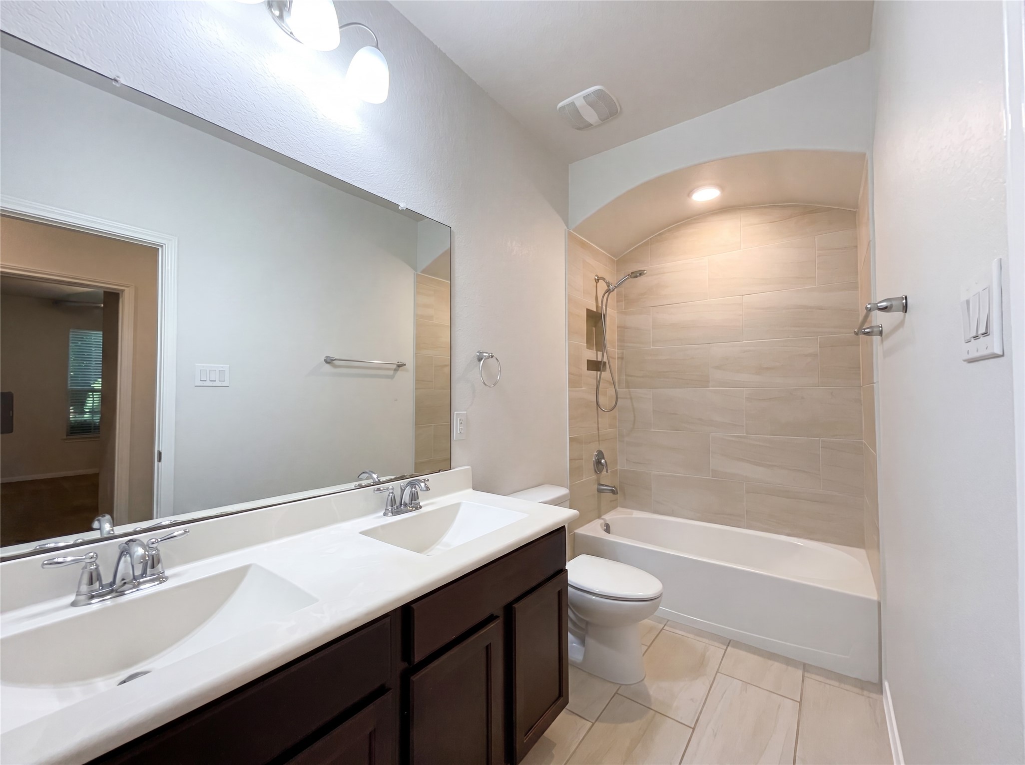 21205 Timber Bluff Lane Property Photo 14