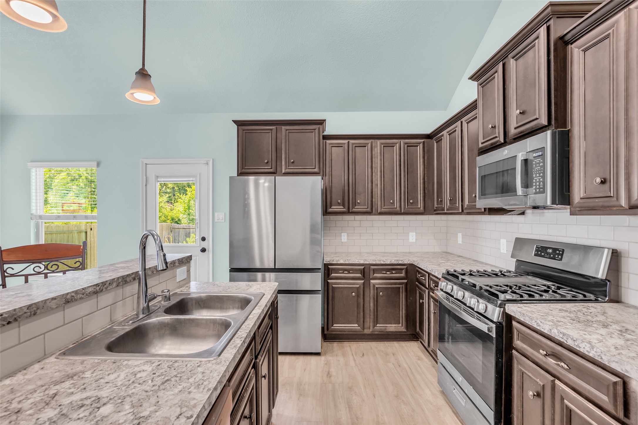 15031 Meadow Glen N Property Photo 10