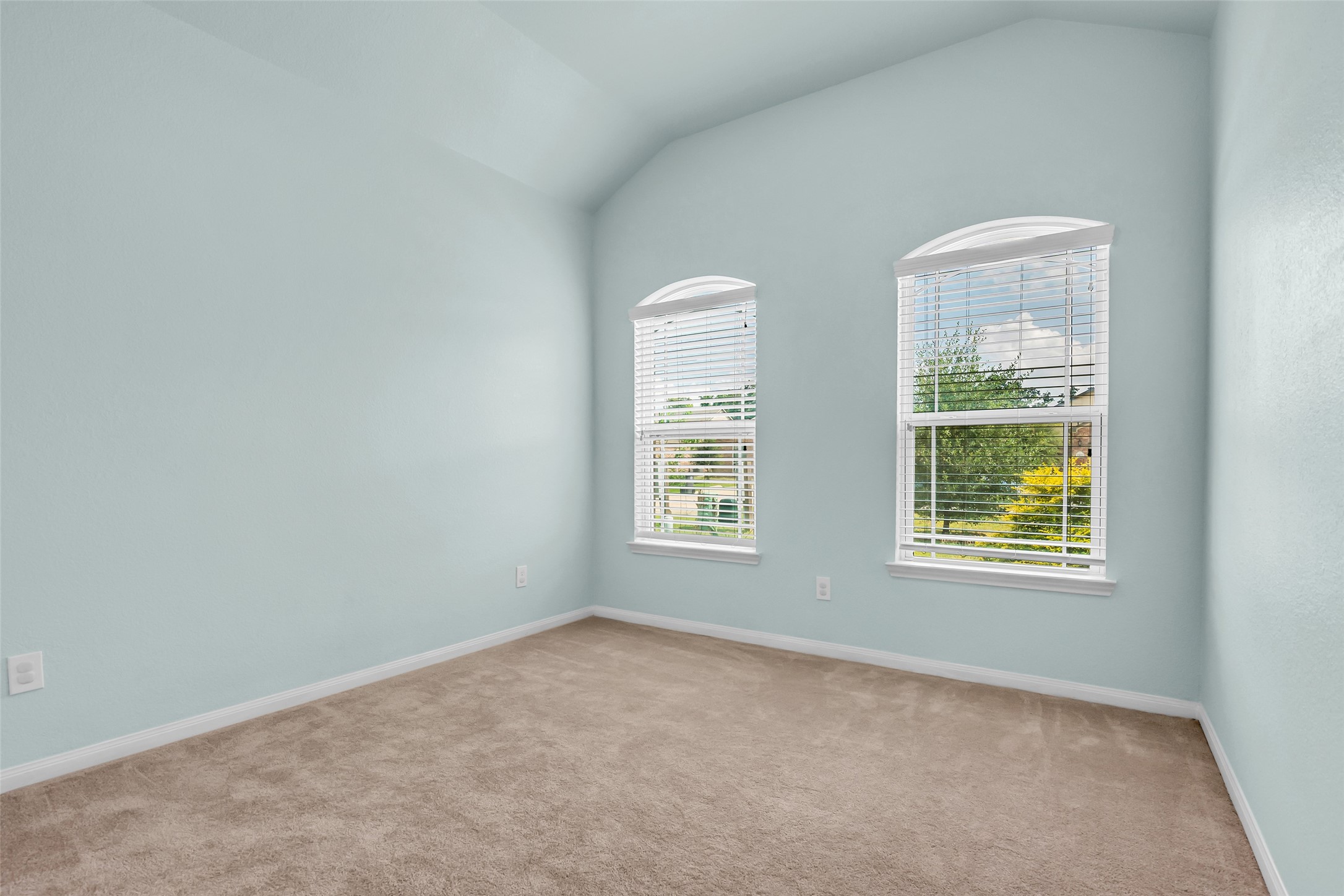 15031 Meadow Glen N Property Photo 20