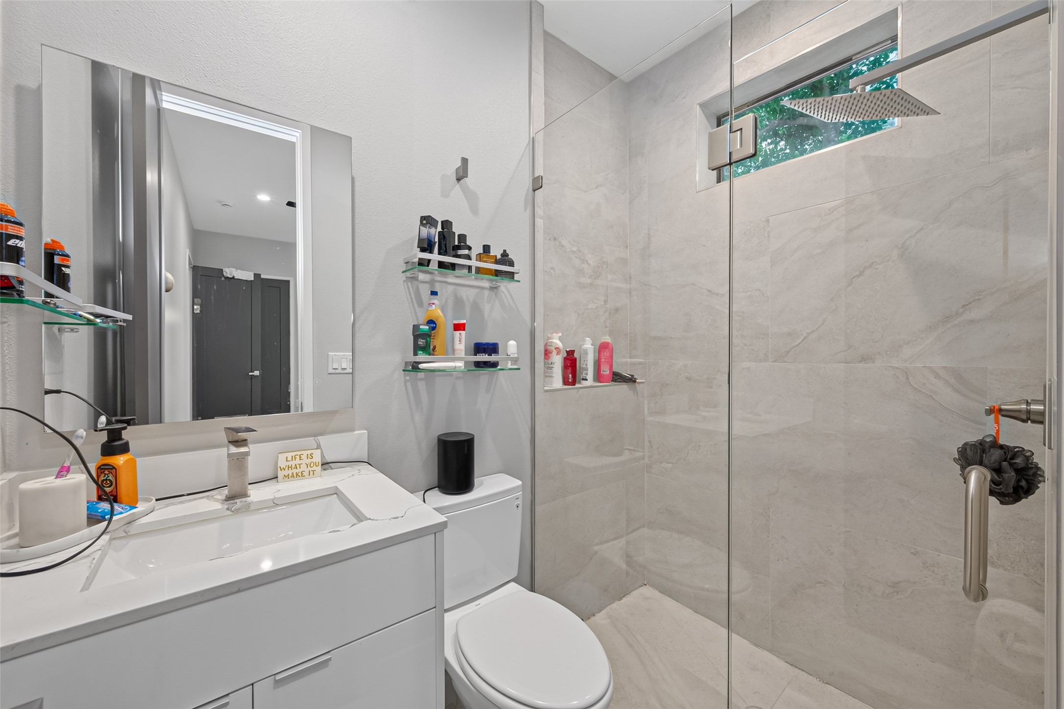 607 Memorial Heights Drive Property Photo 12