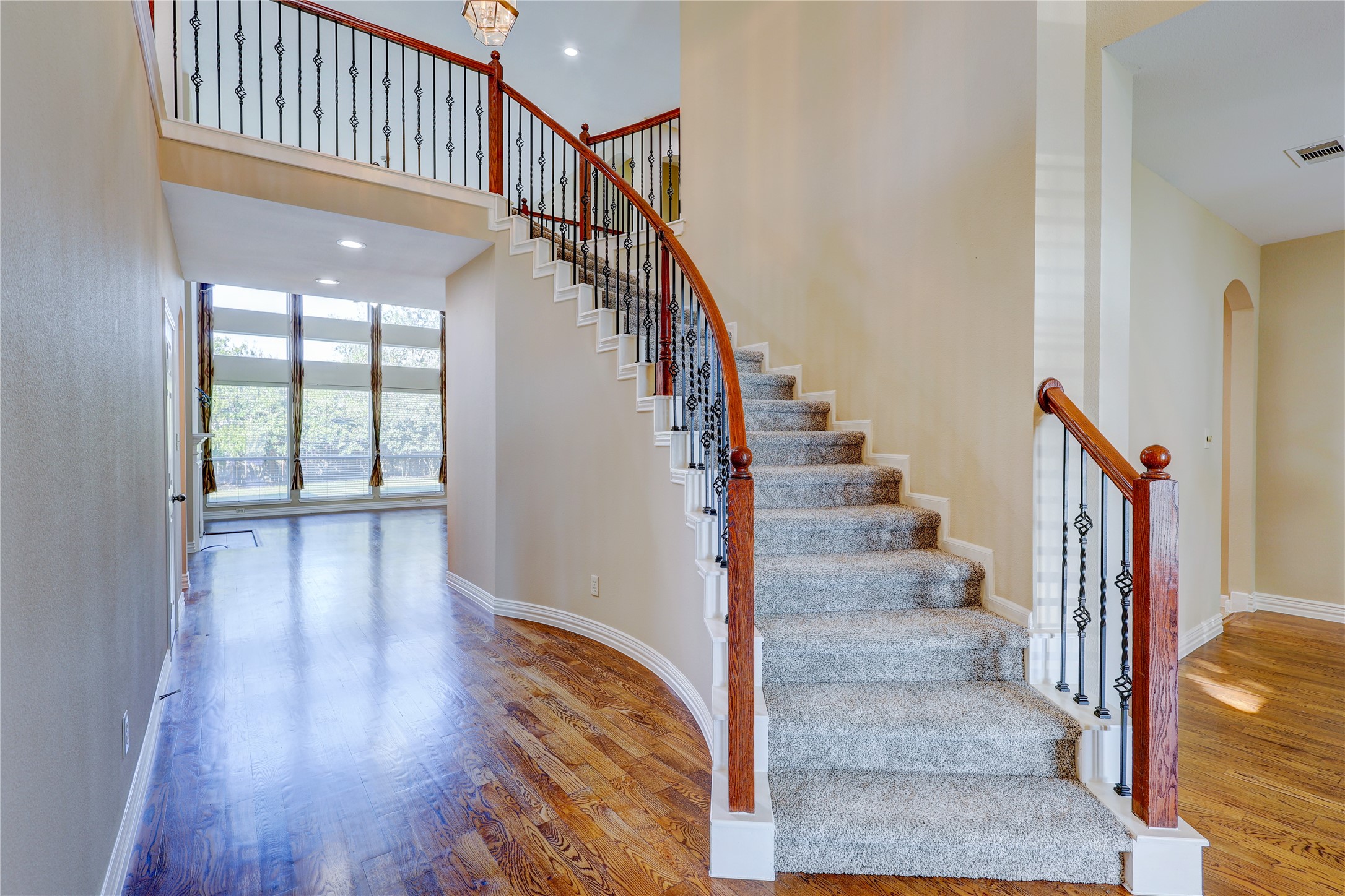 5507 Opal Cove Court Property Photo 8