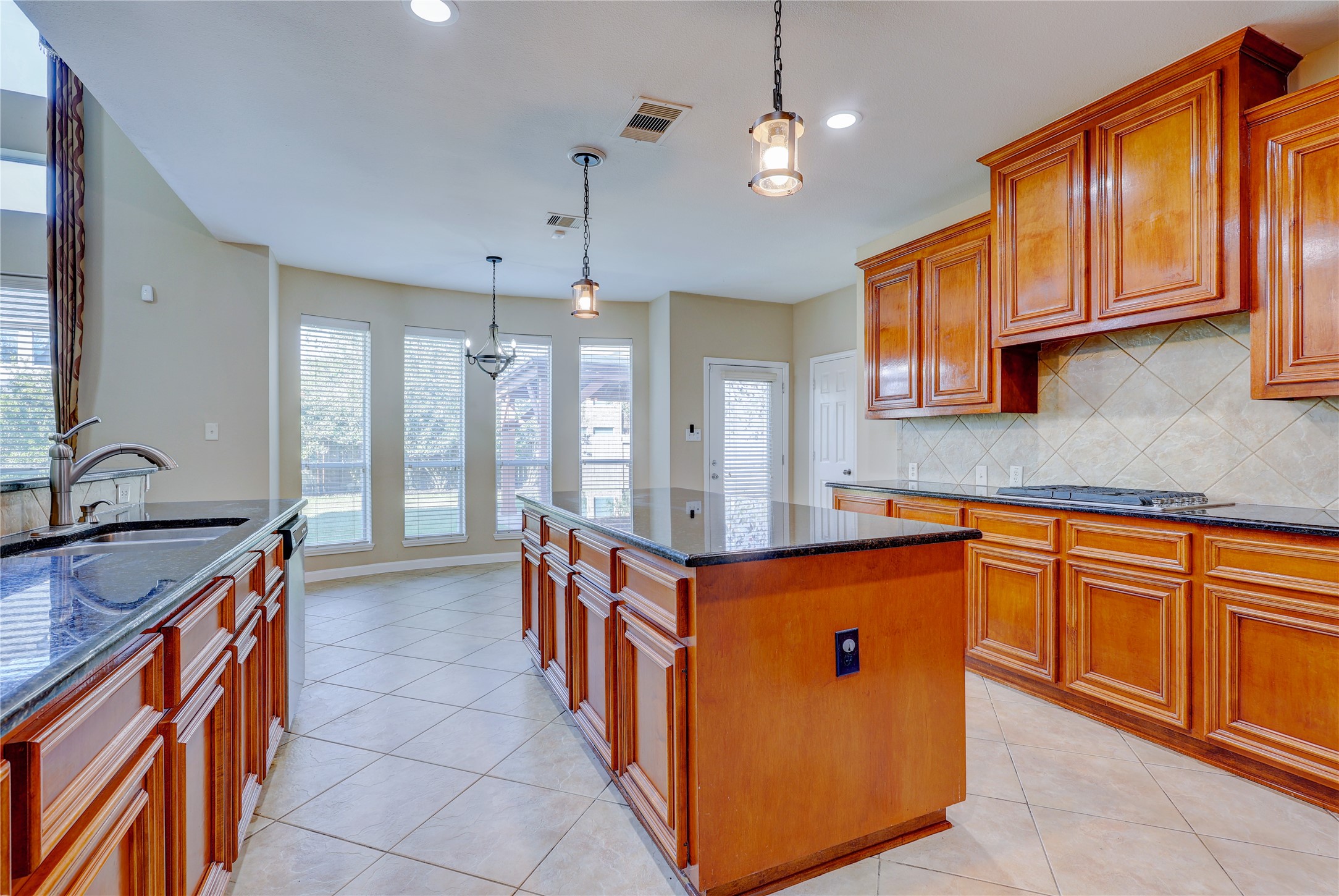 5507 Opal Cove Court Property Photo 17