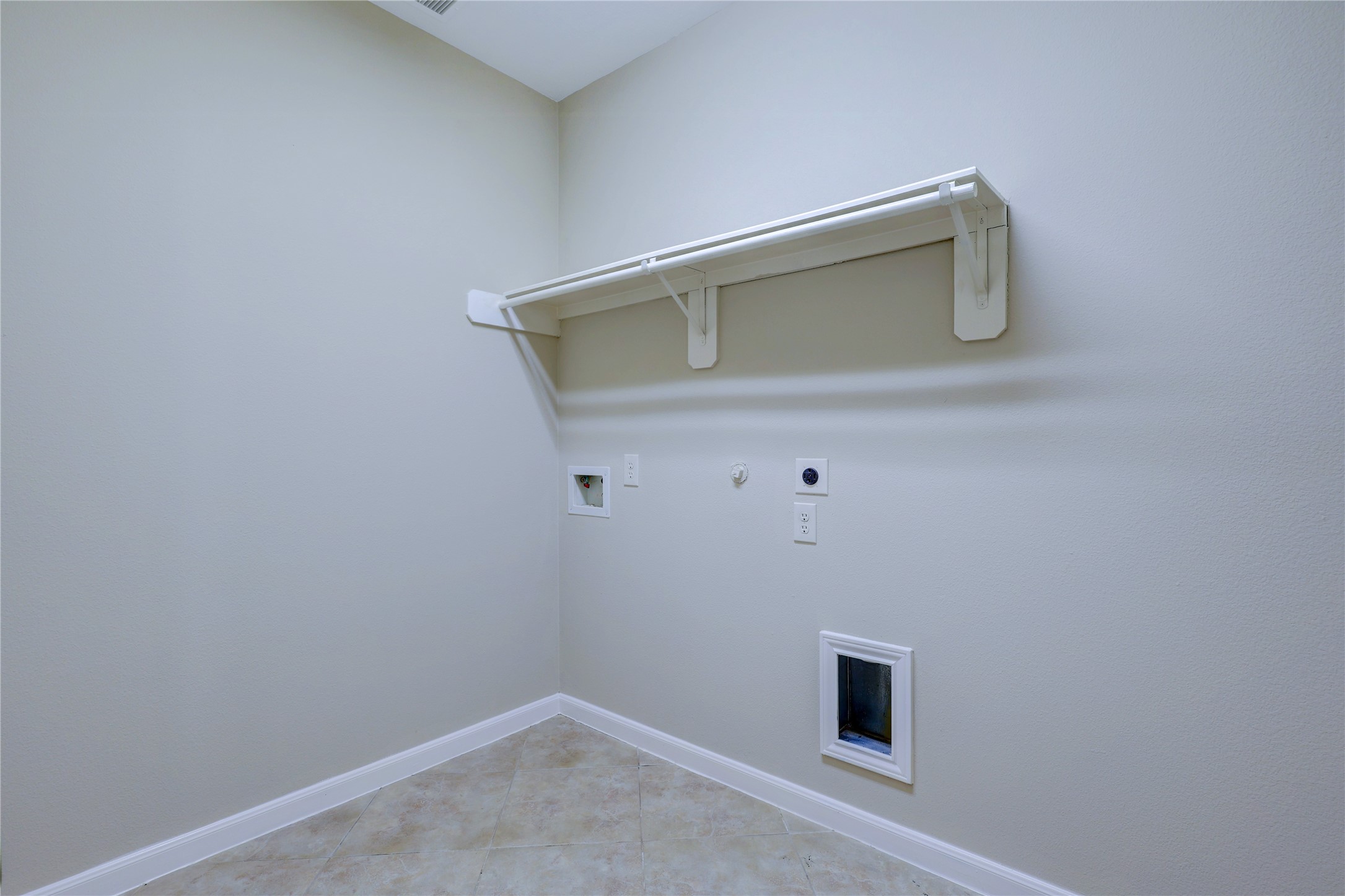 5507 Opal Cove Court Property Photo 19