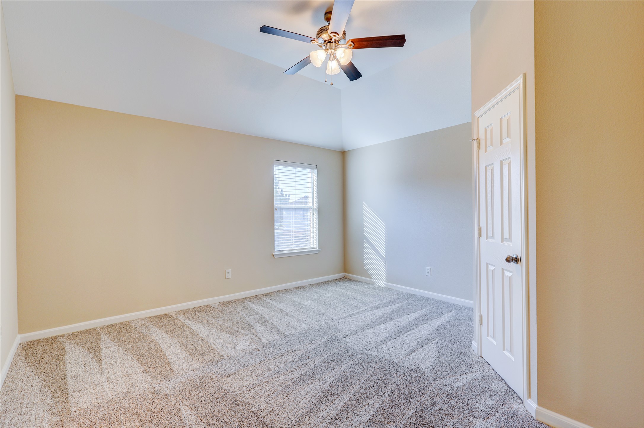 5507 Opal Cove Court Property Photo 35