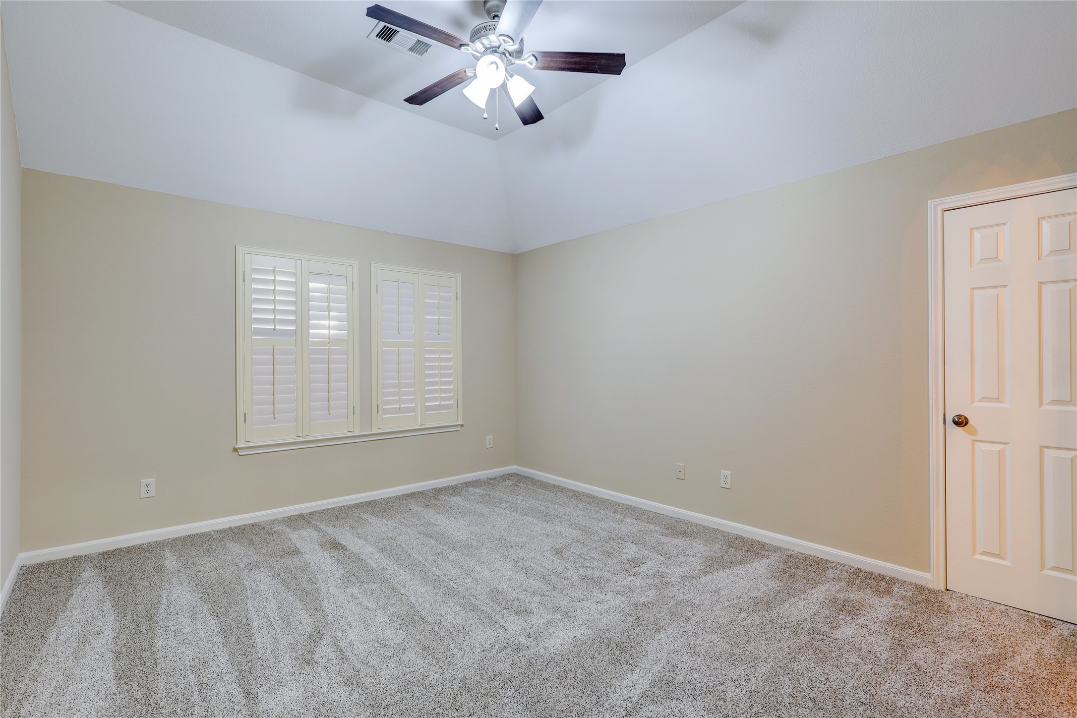 5507 Opal Cove Court Property Photo 39