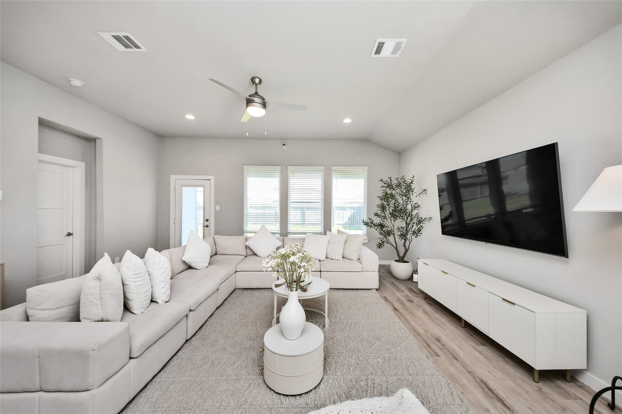 22510 Ginosa Trail Property Photo 13