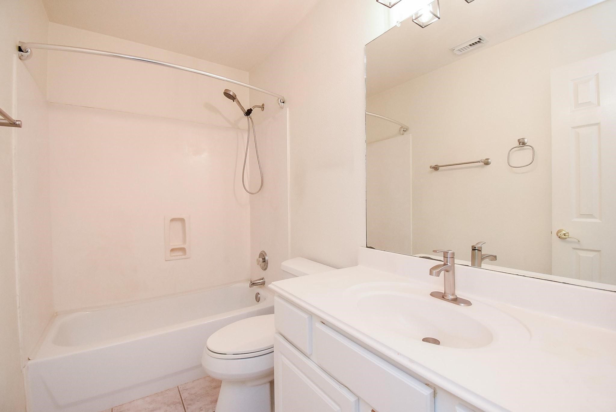13646 Garden Grove Ct Property Photo 27