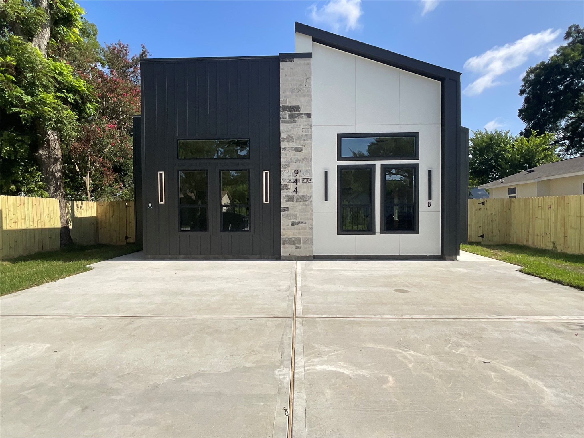 944 Lucky Street Property Photo