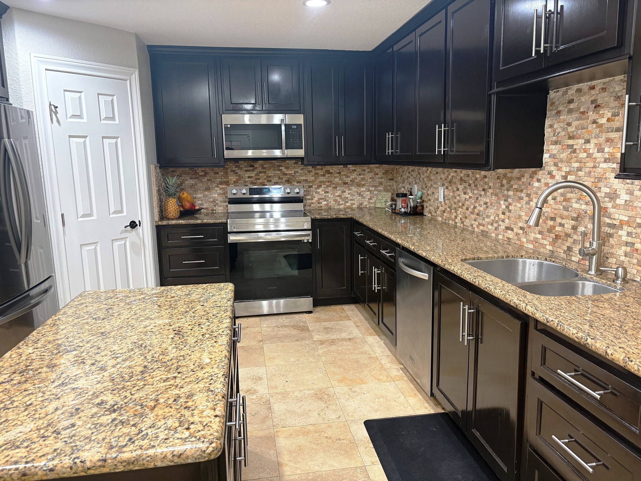 6352 Glenhagen Drive Property Photo 1