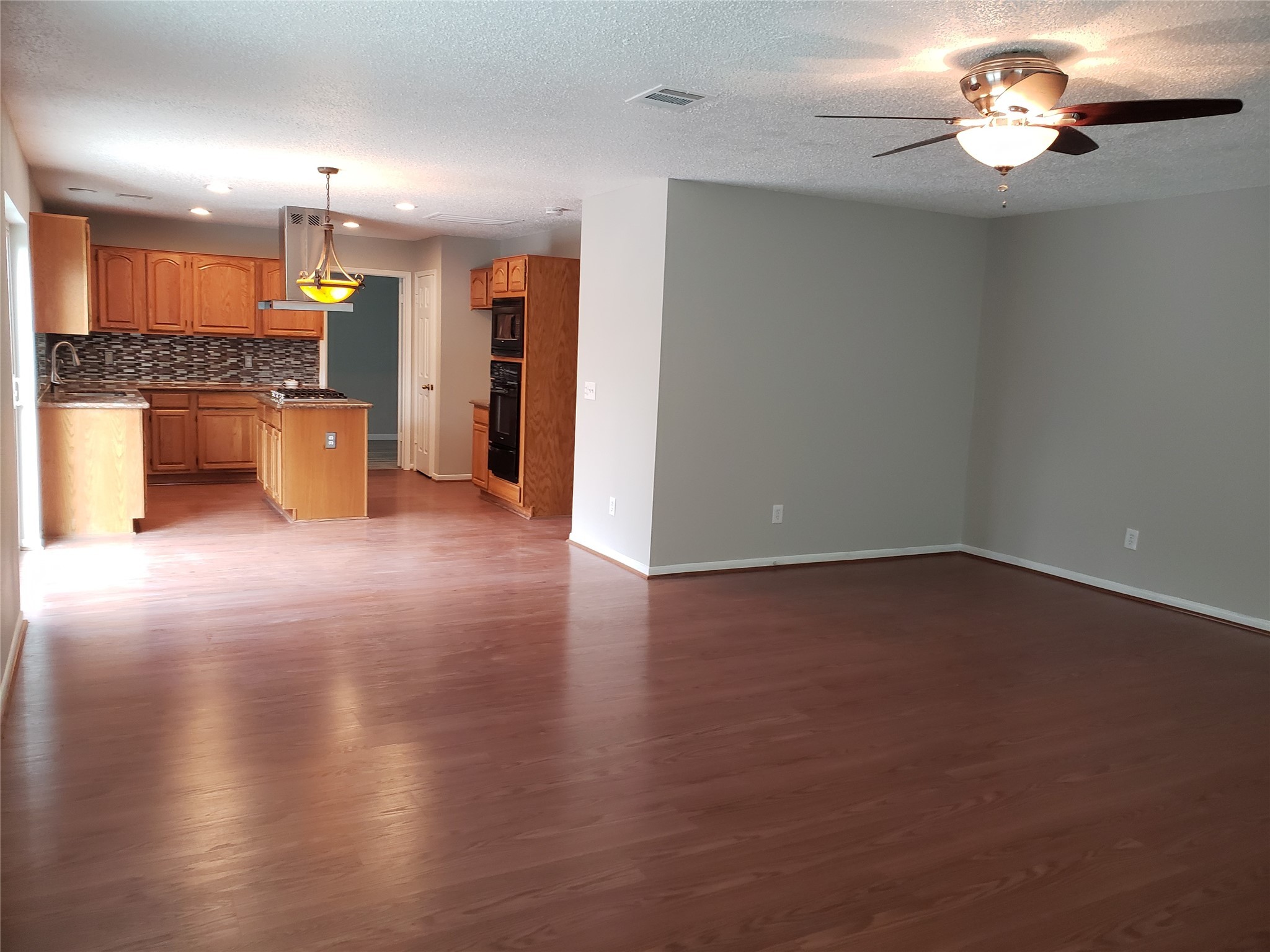 8714 Warrenford Drive Property Photo 7