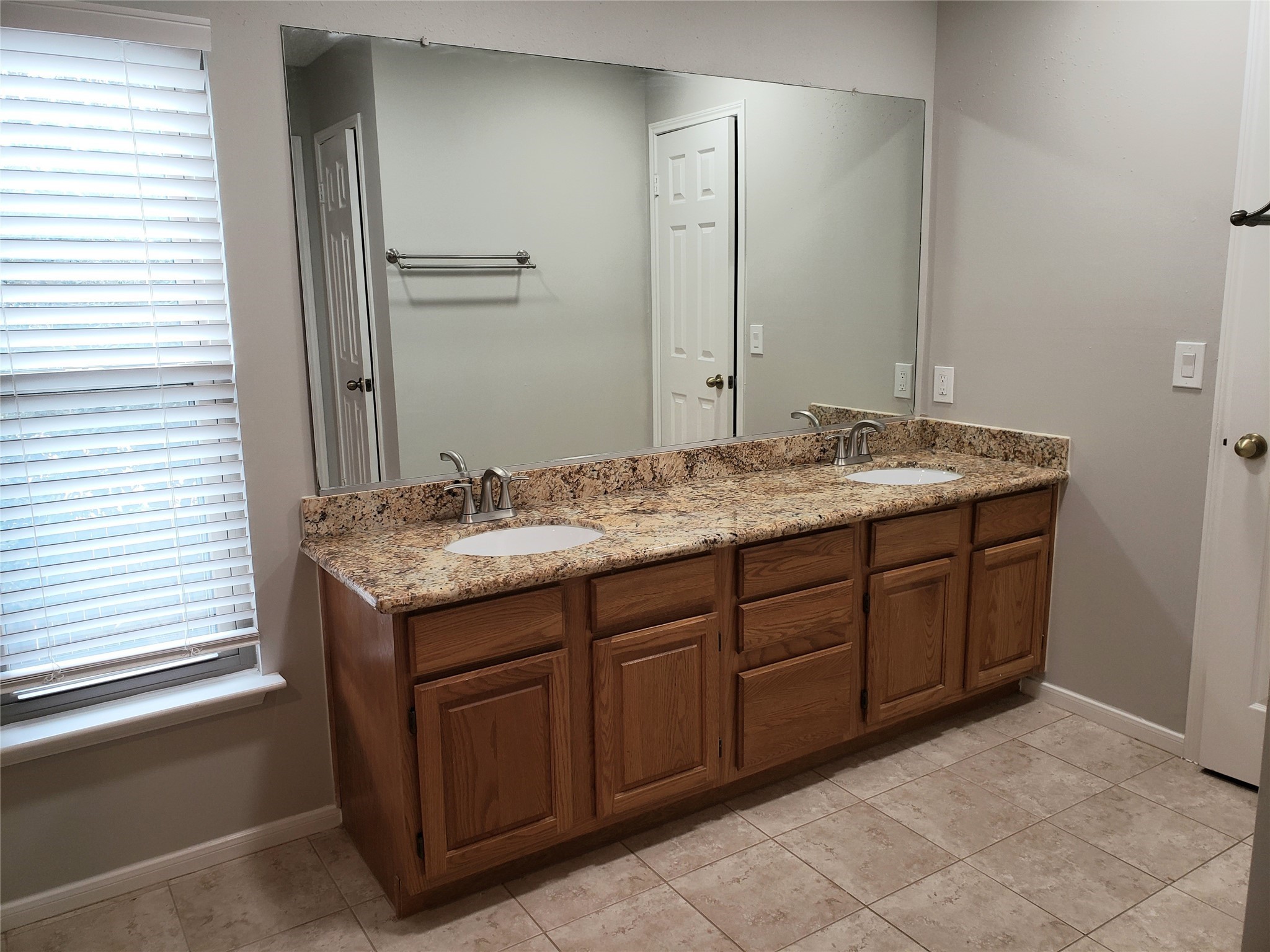 8714 Warrenford Drive Property Photo 15