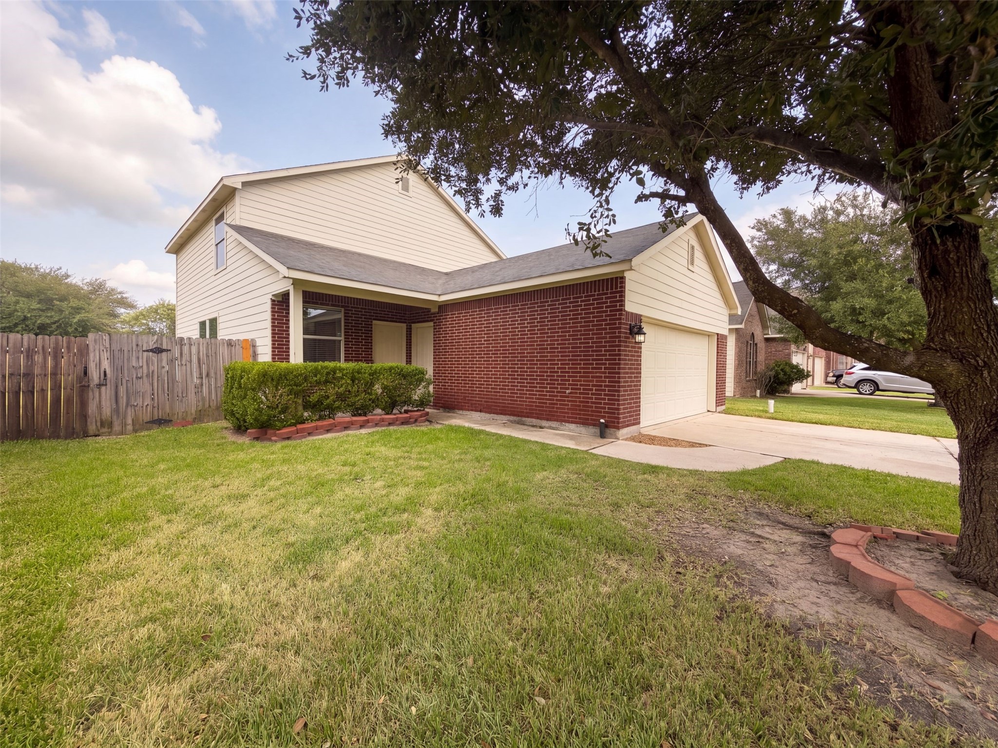 15019 Silhouette Ridge Drive Property Photo 2