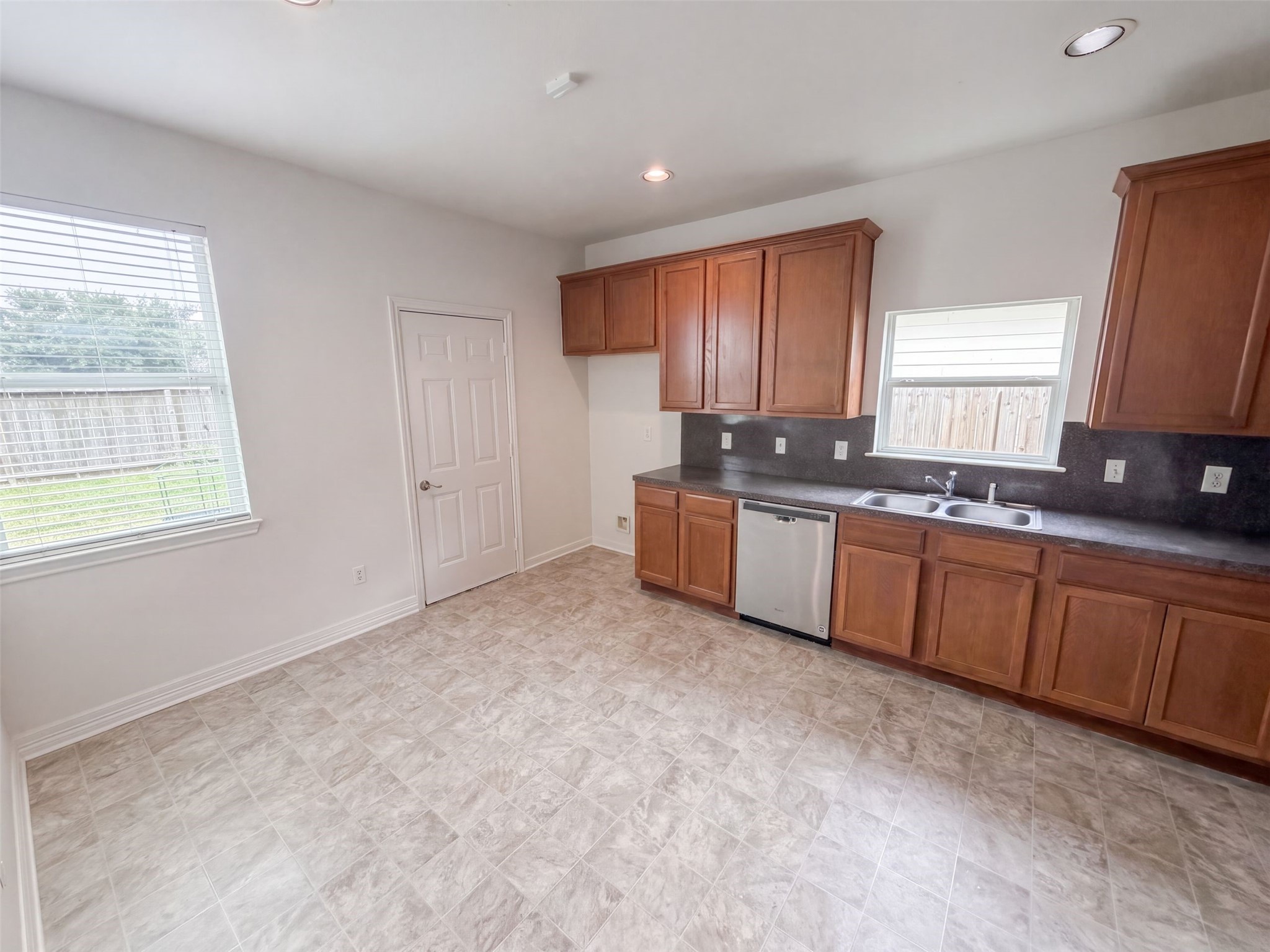 15019 Silhouette Ridge Drive Property Photo 3