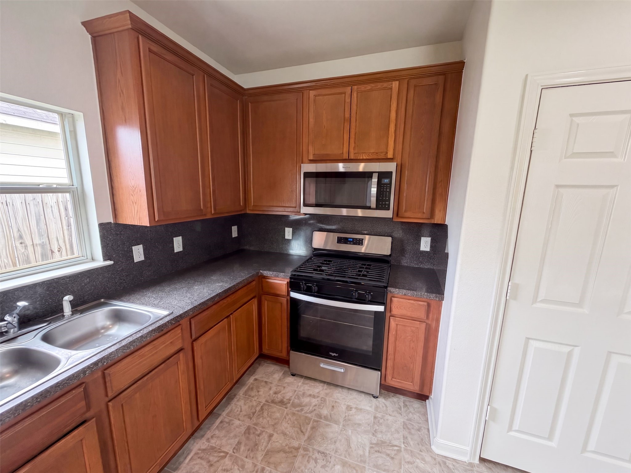 15019 Silhouette Ridge Drive Property Photo 5