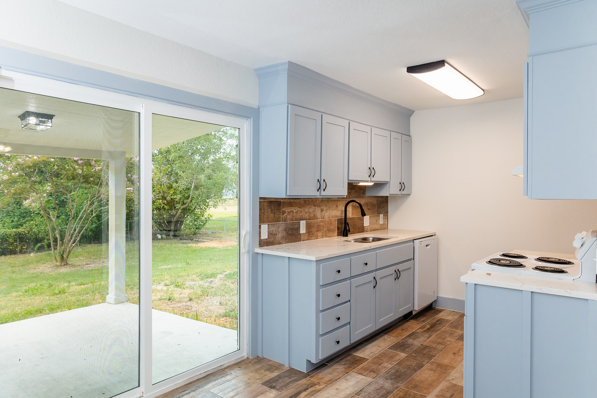 811 Matchett Property Photo 2