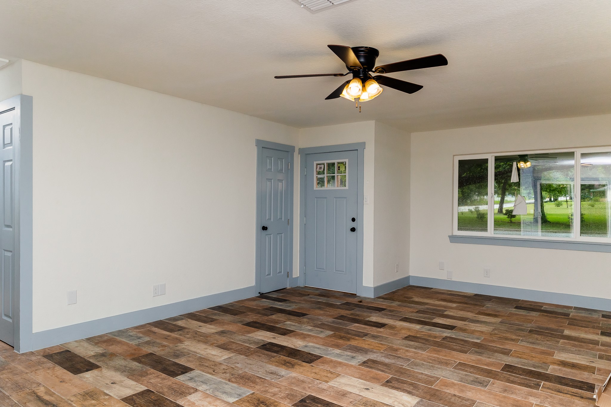 811 Matchett Property Photo 2