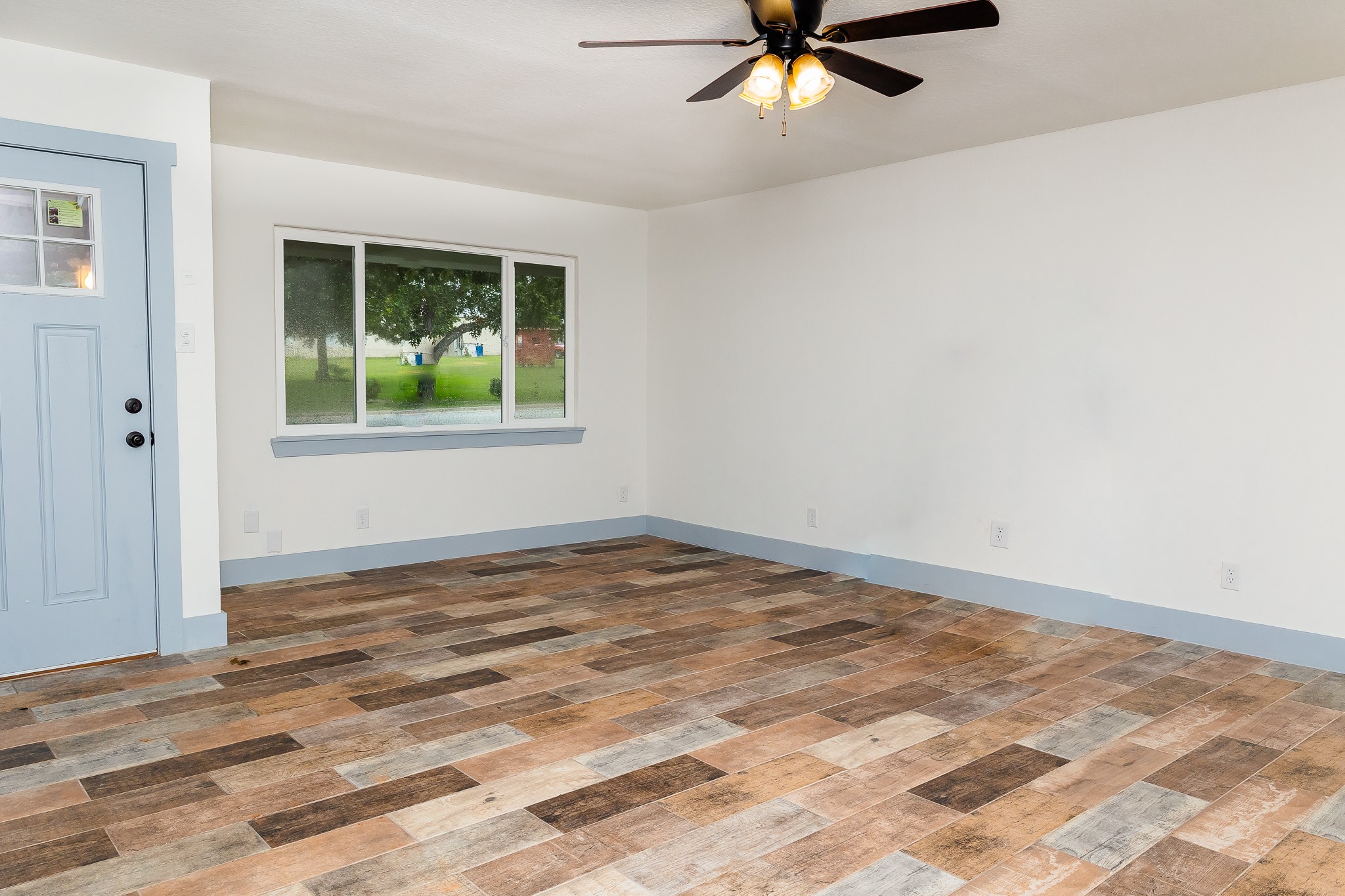 811 Matchett Property Photo 4