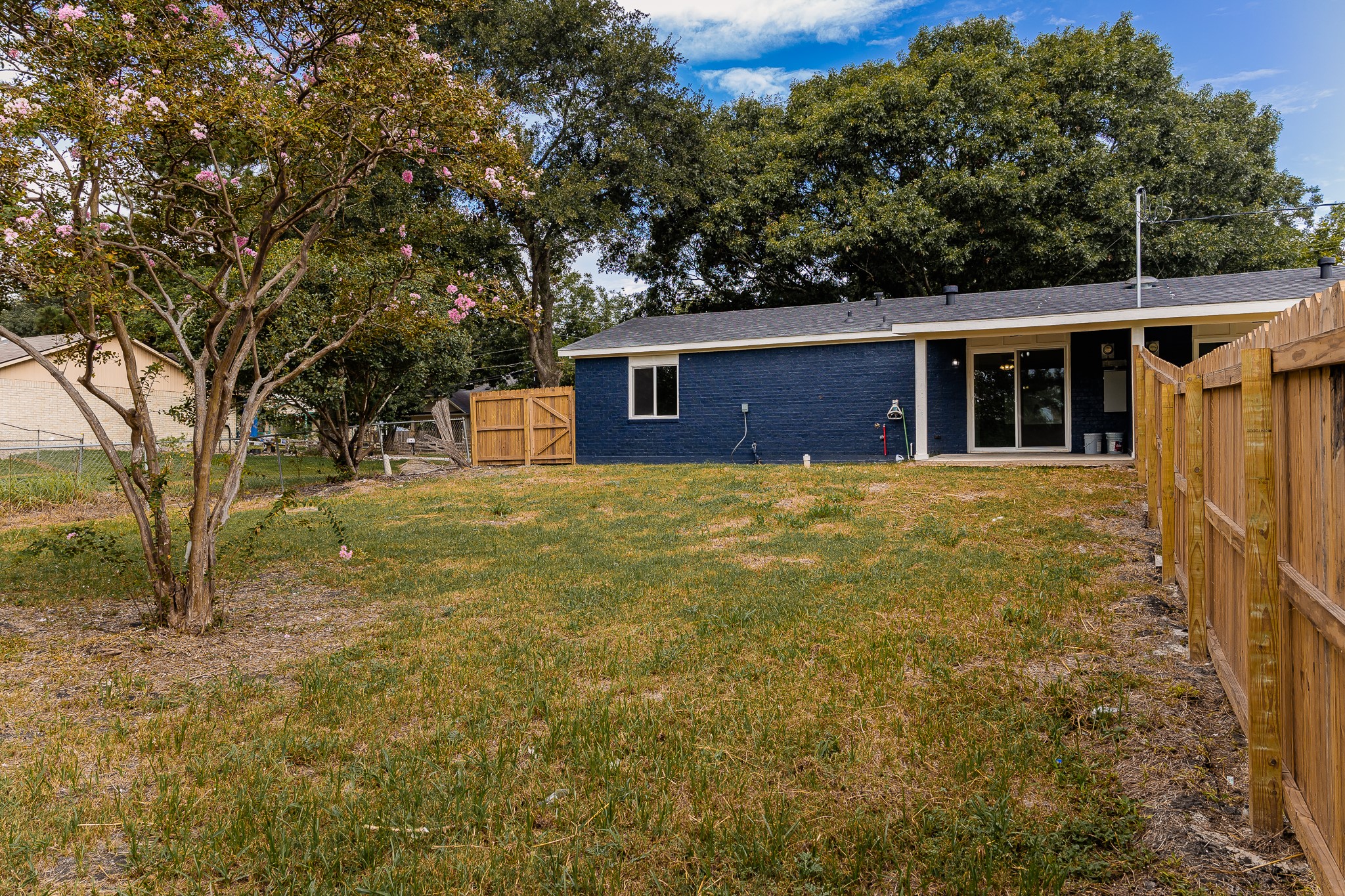 811 Matchett Property Photo 5
