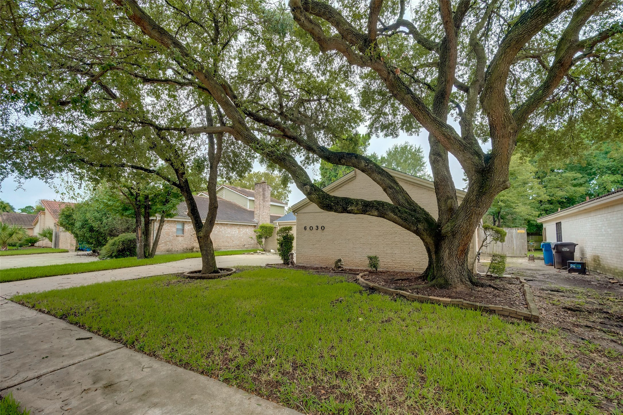 6030 Gallant Forest Drive Property Photo 3