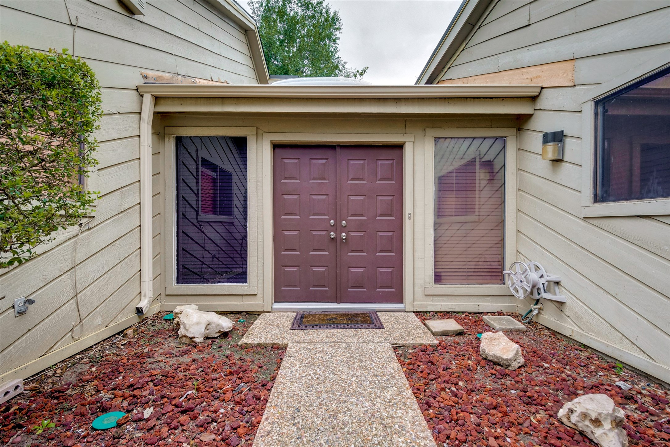 6030 Gallant Forest Drive Property Photo 7