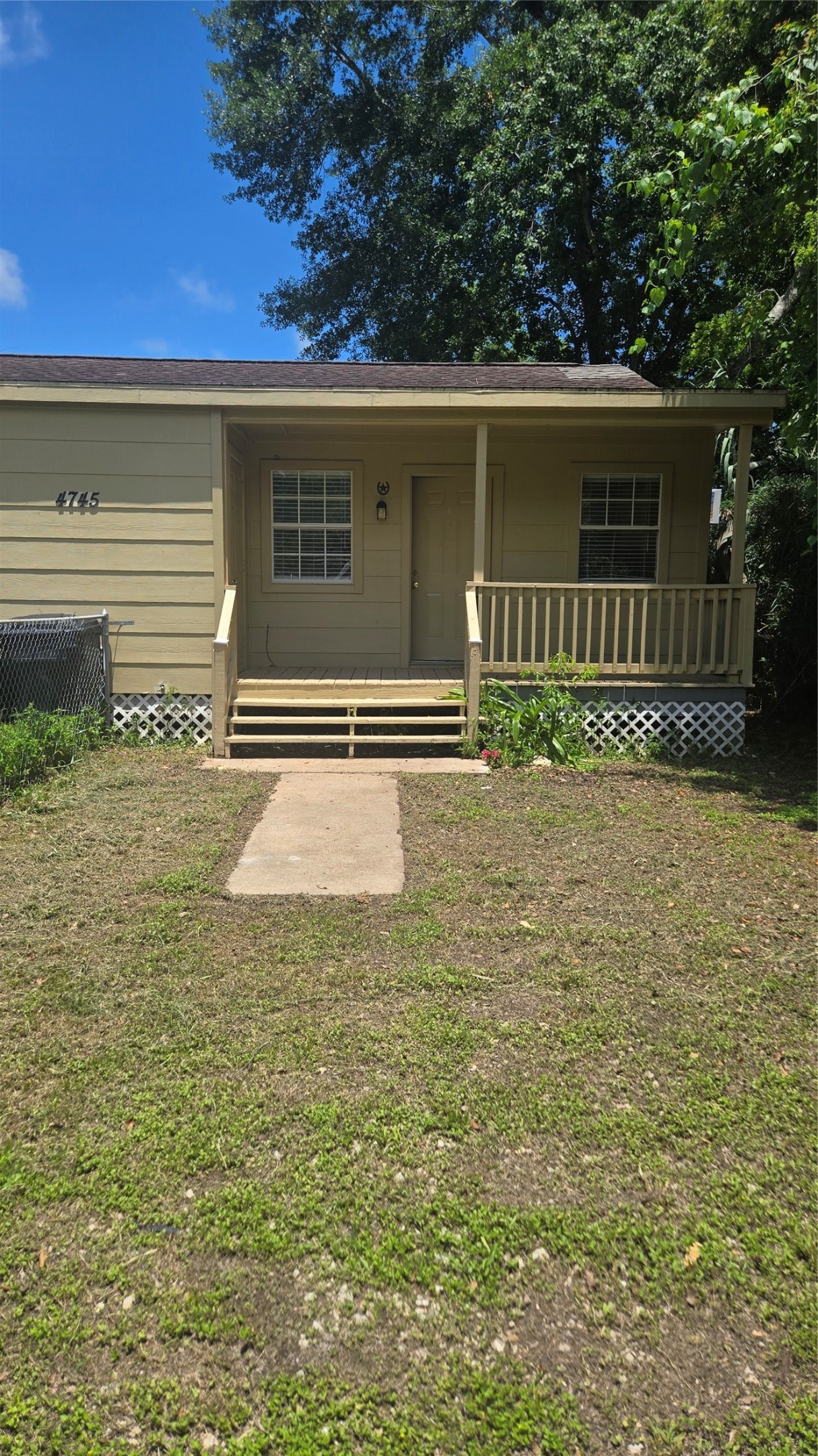 4745 5th Street Property Photo 1