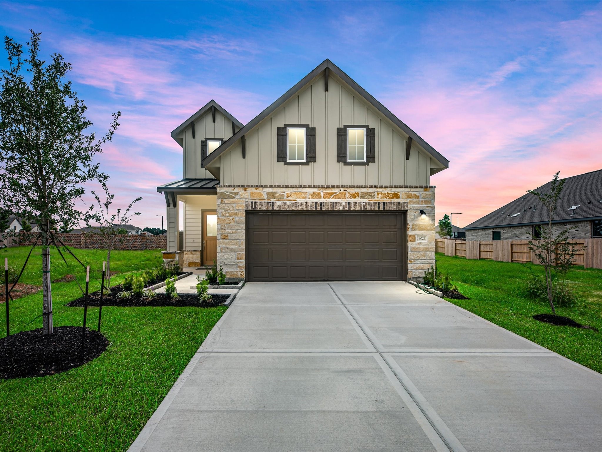 19023 Magnolia Willow Lane Property Photo 1