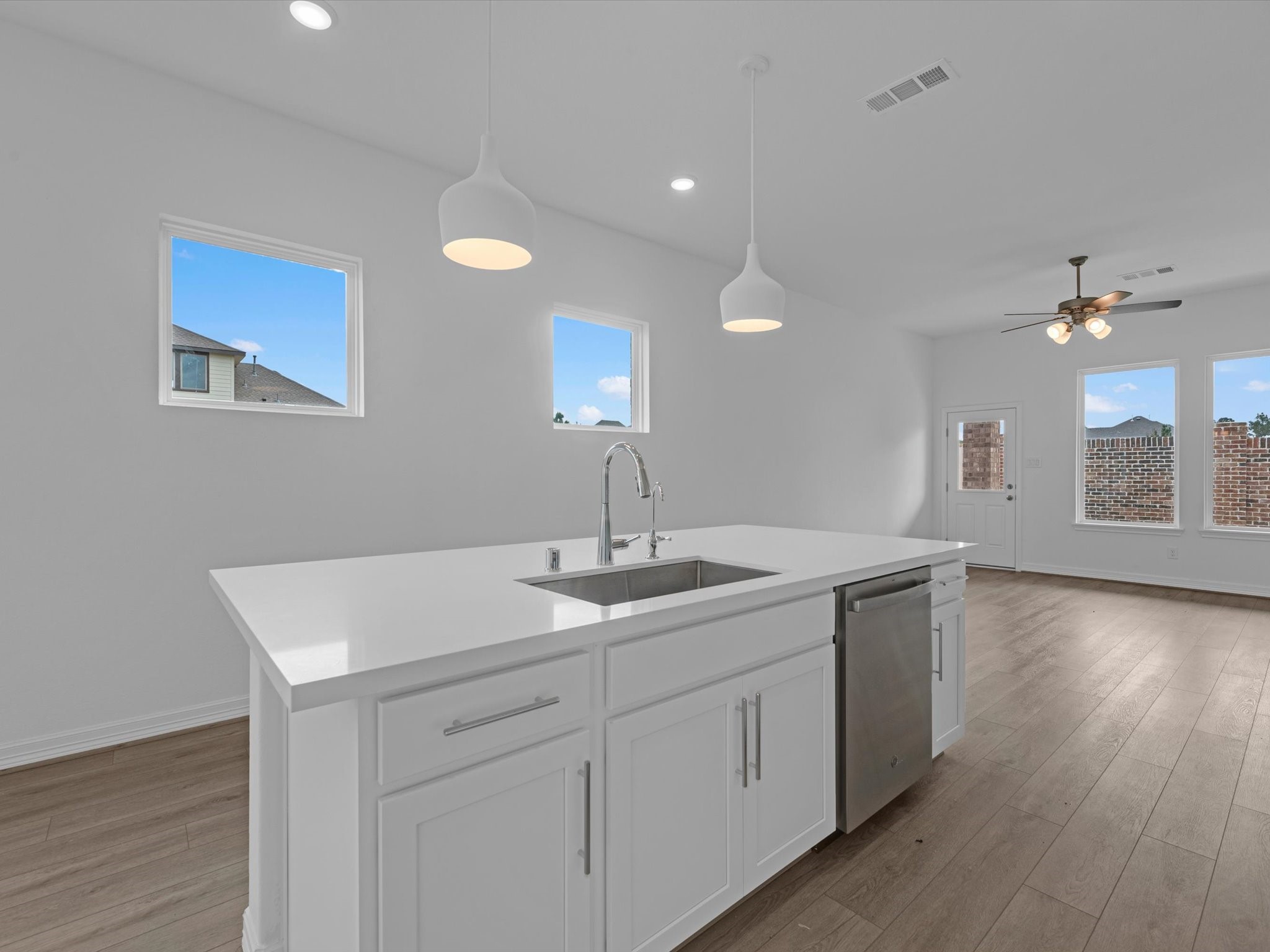 19023 Magnolia Willow Lane Property Photo 4