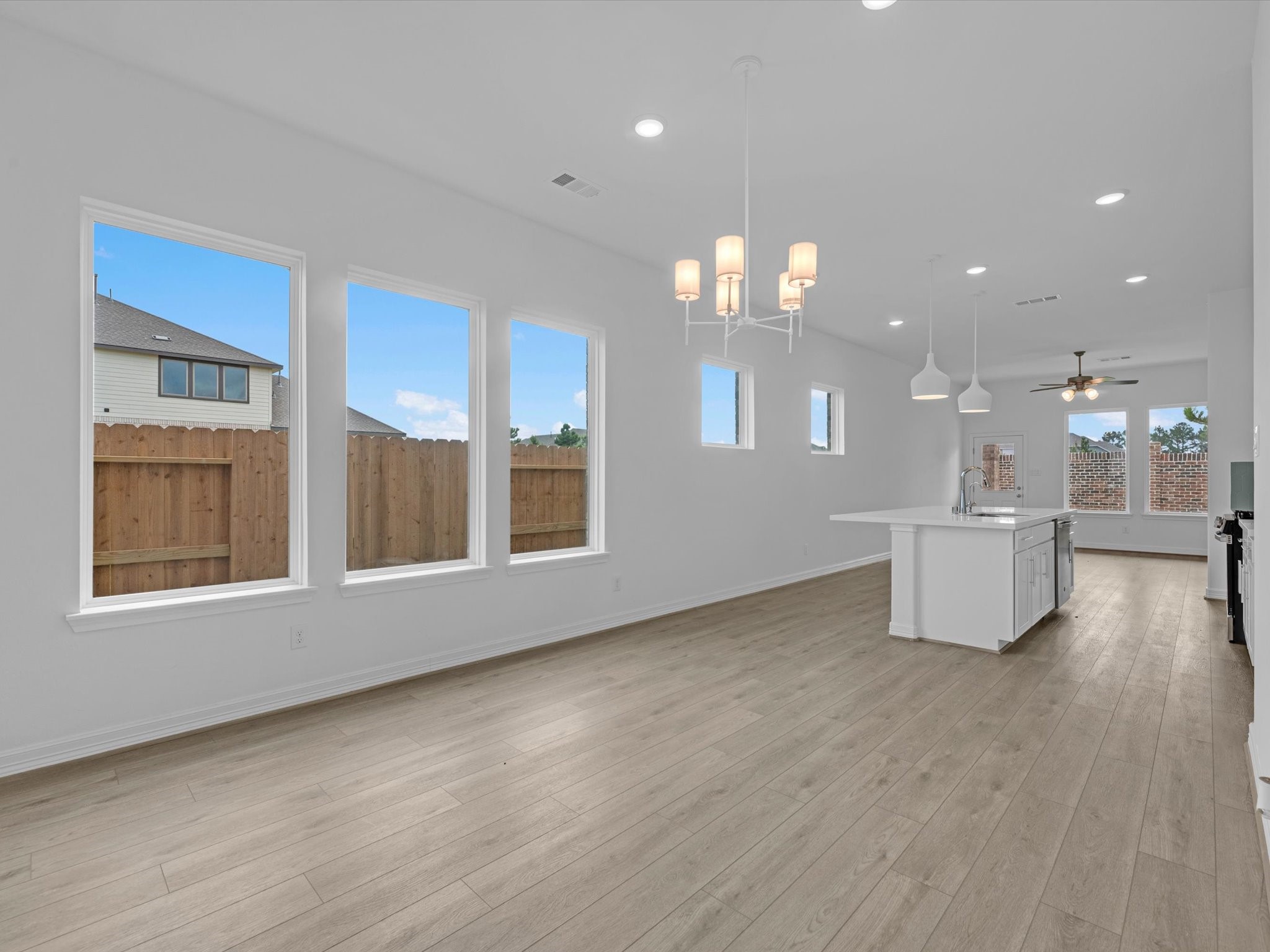 19023 Magnolia Willow Lane Property Photo 6