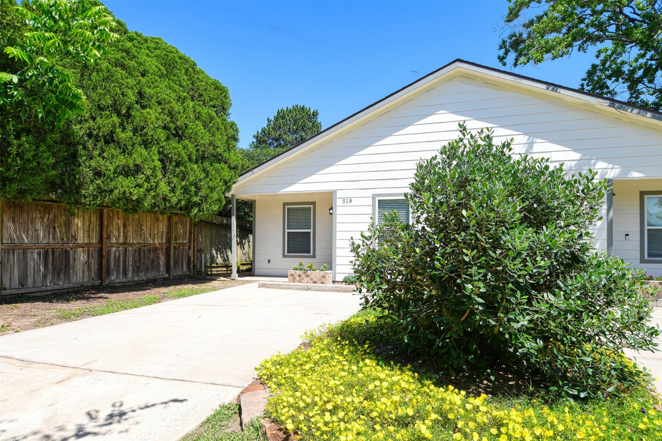 518 Moore Street Property Photo 1