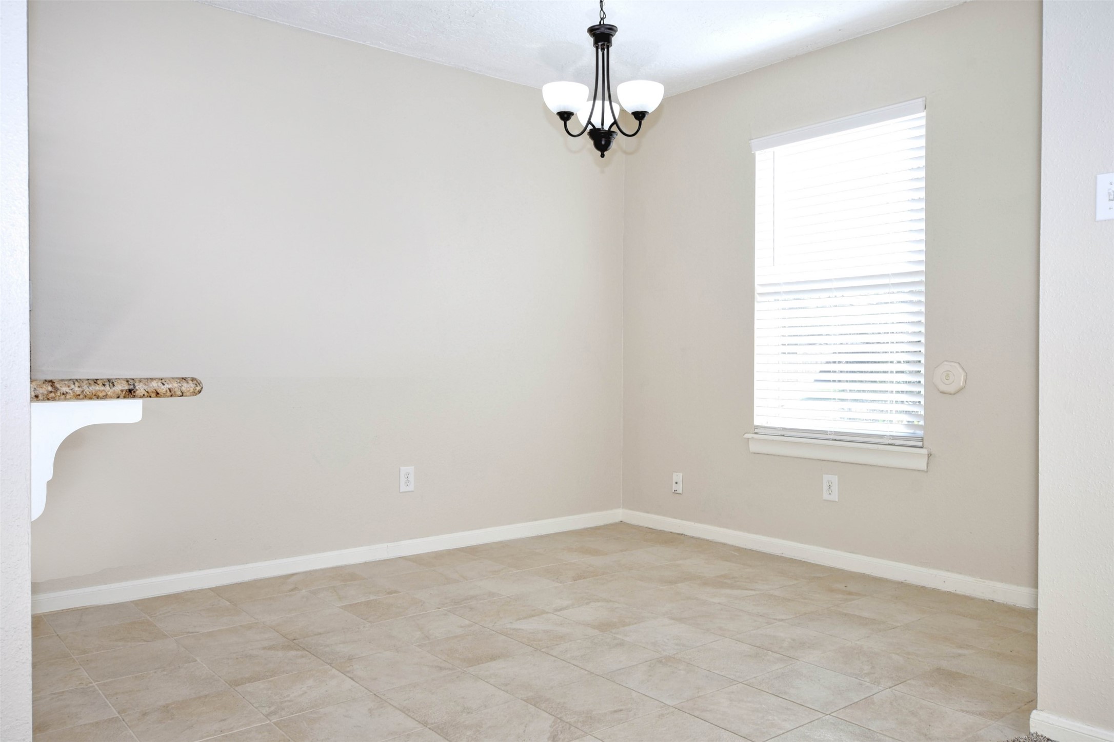 518 Moore Street Property Photo 6