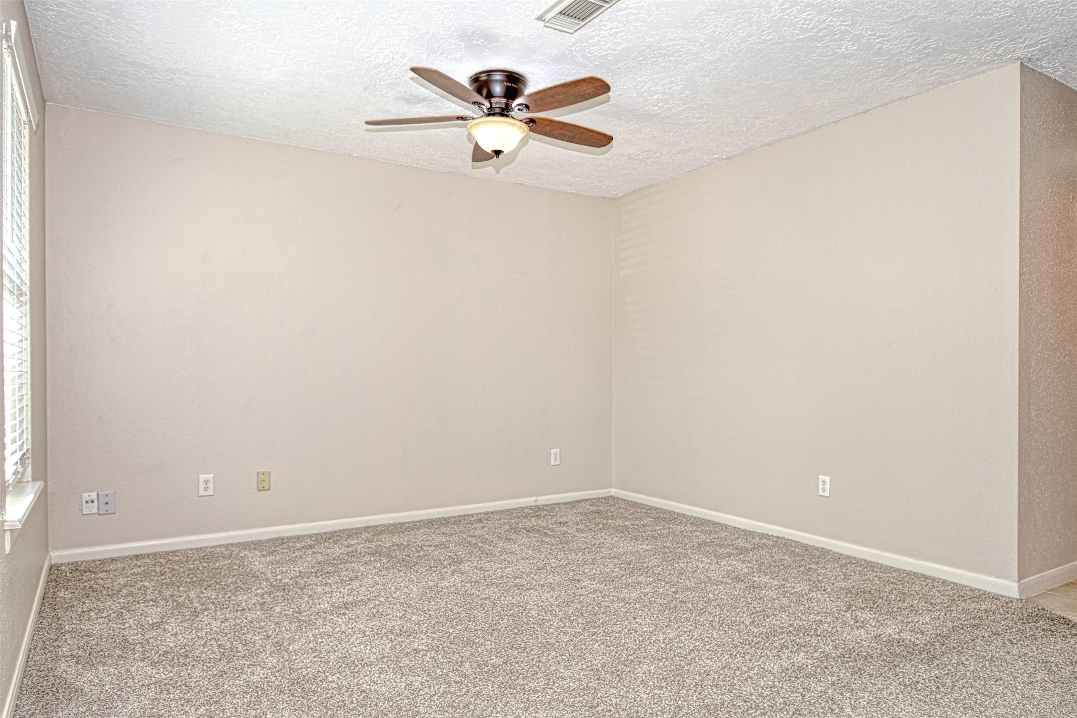 518 Moore Street Property Photo 9