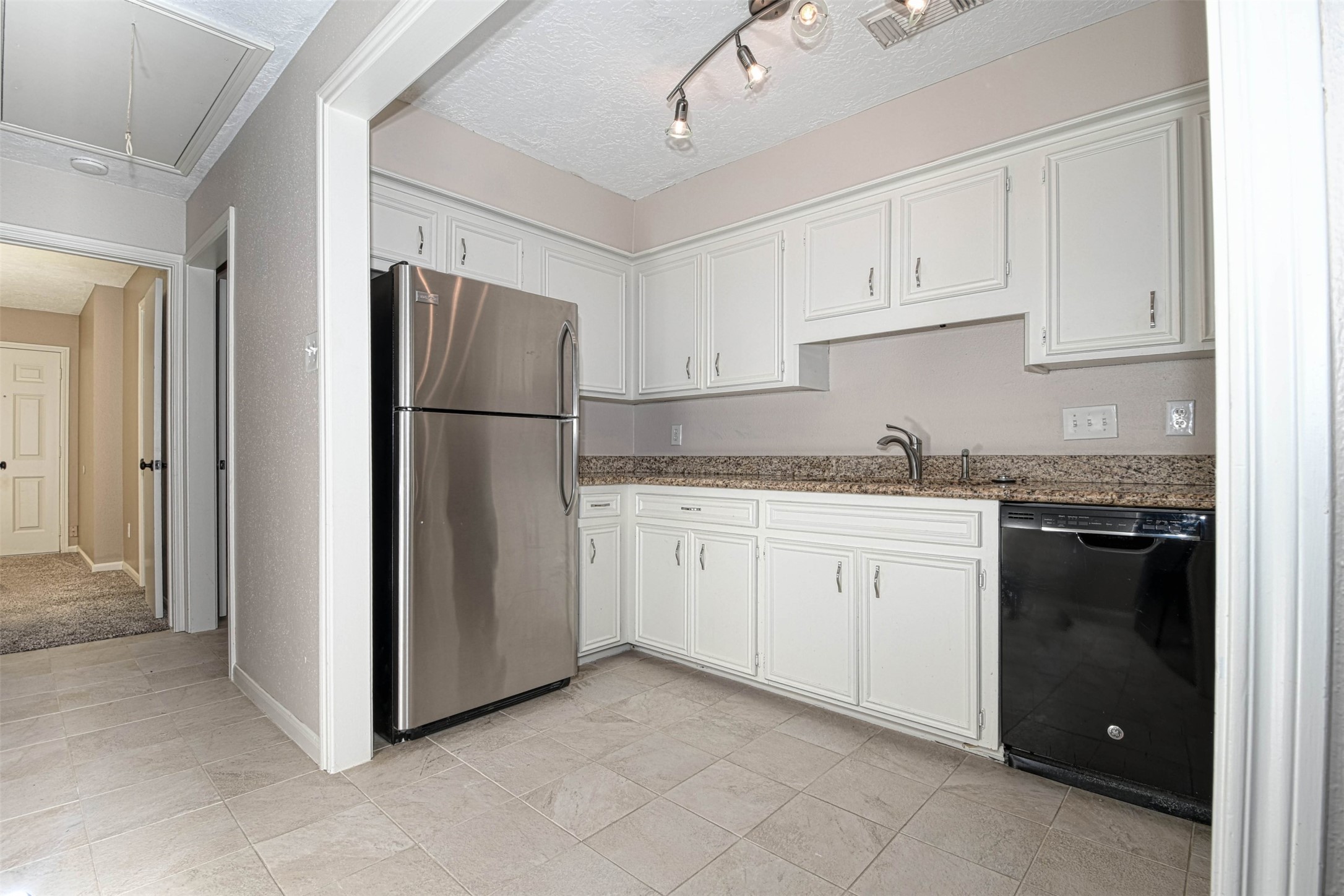 518 Moore Street Property Photo 10