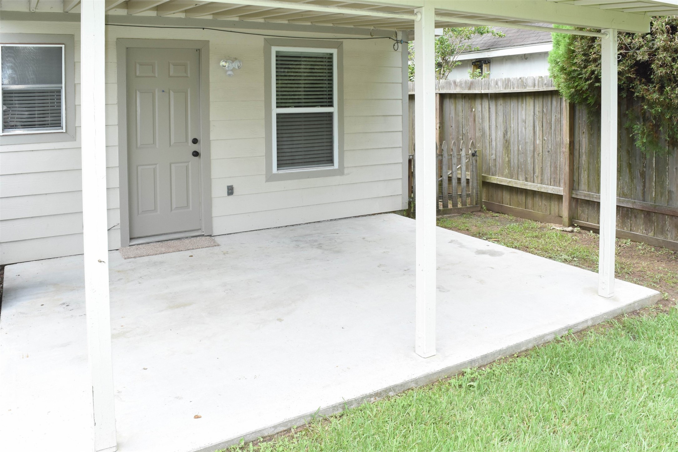 518 Moore Street Property Photo 15