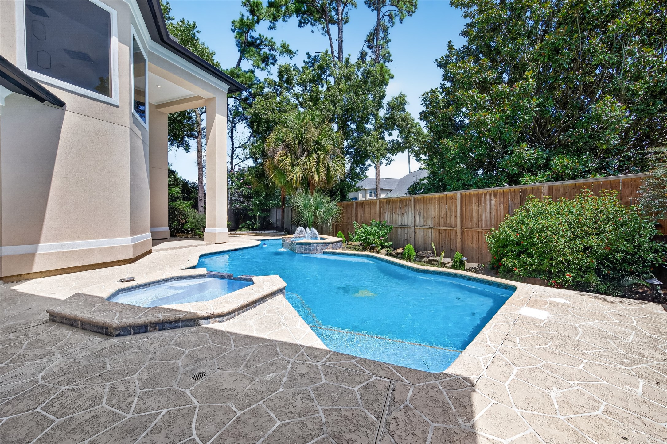 46 Kingwood Greens Drive Property Photo 4