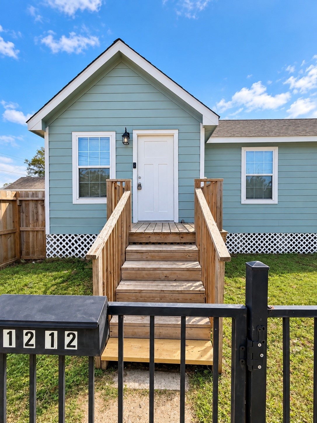 7402 Navigation Boulevard Property Photo 2