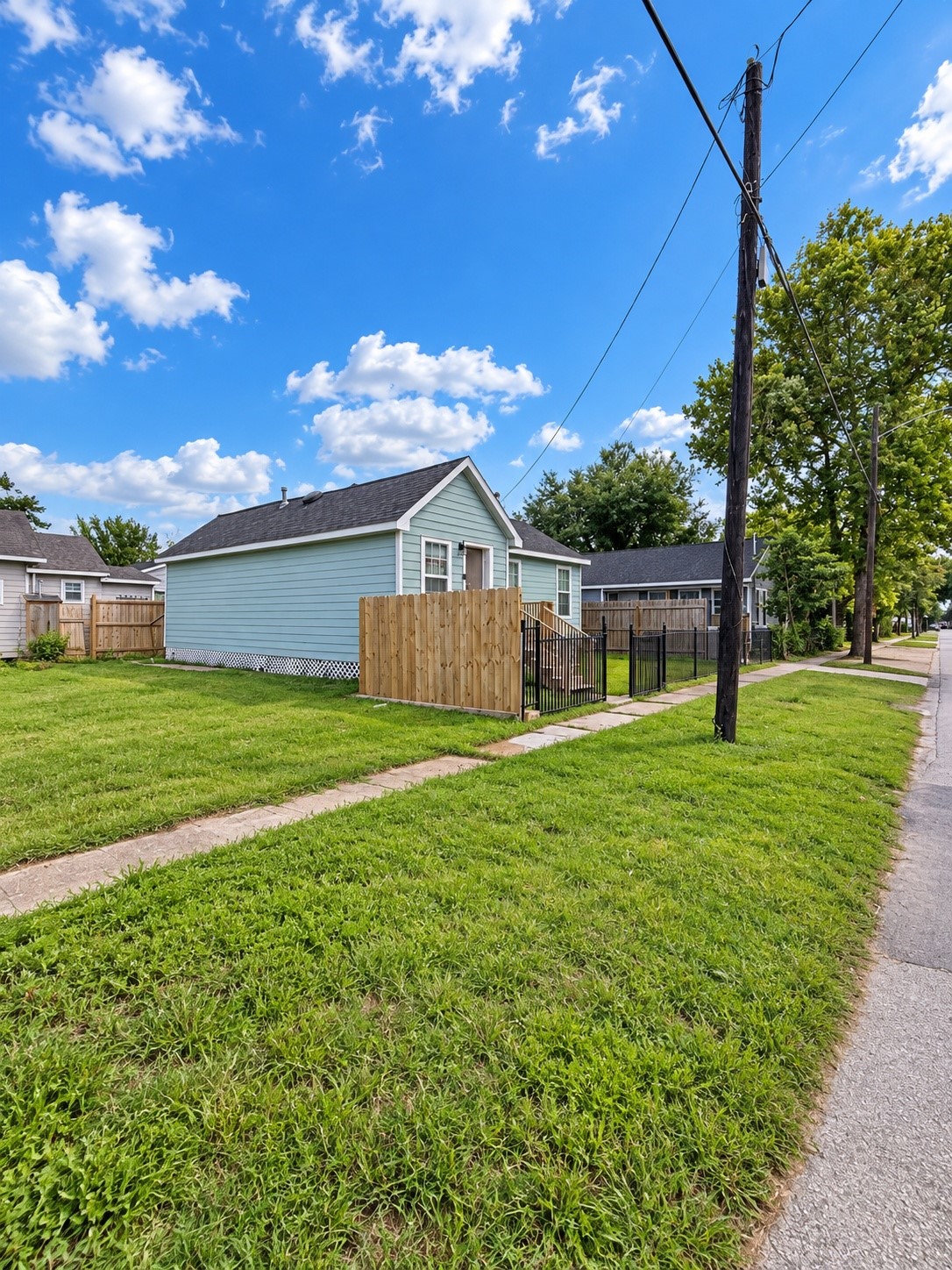 7402 Navigation Boulevard Property Photo 4