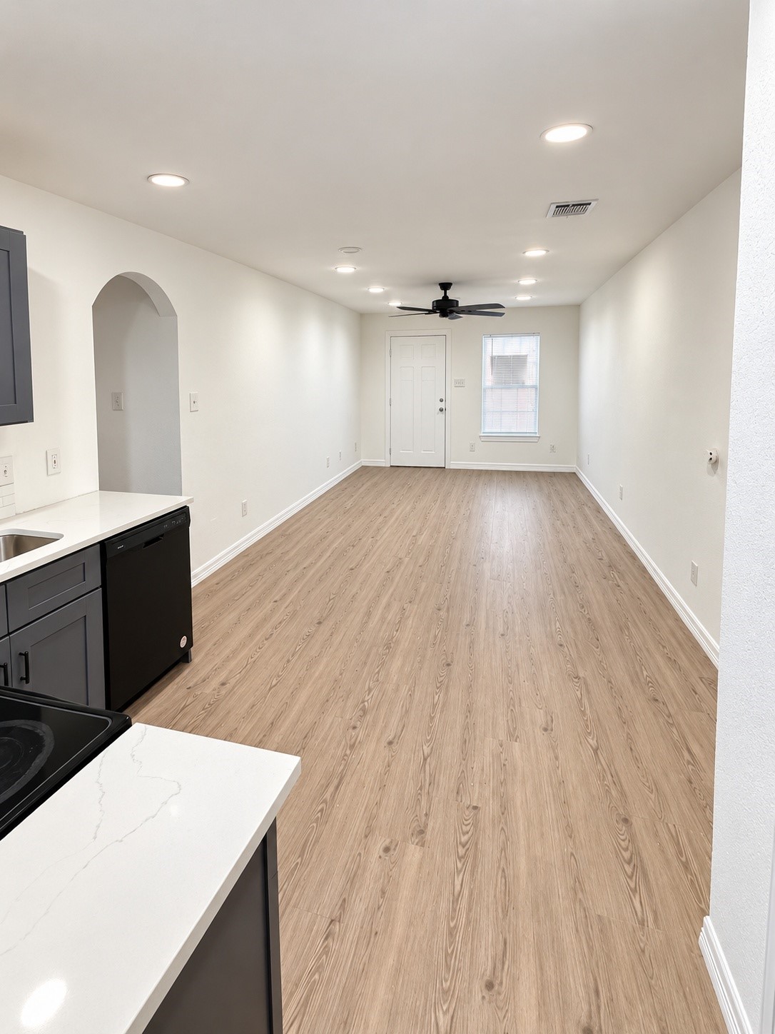 7402 Navigation Boulevard Property Photo 6