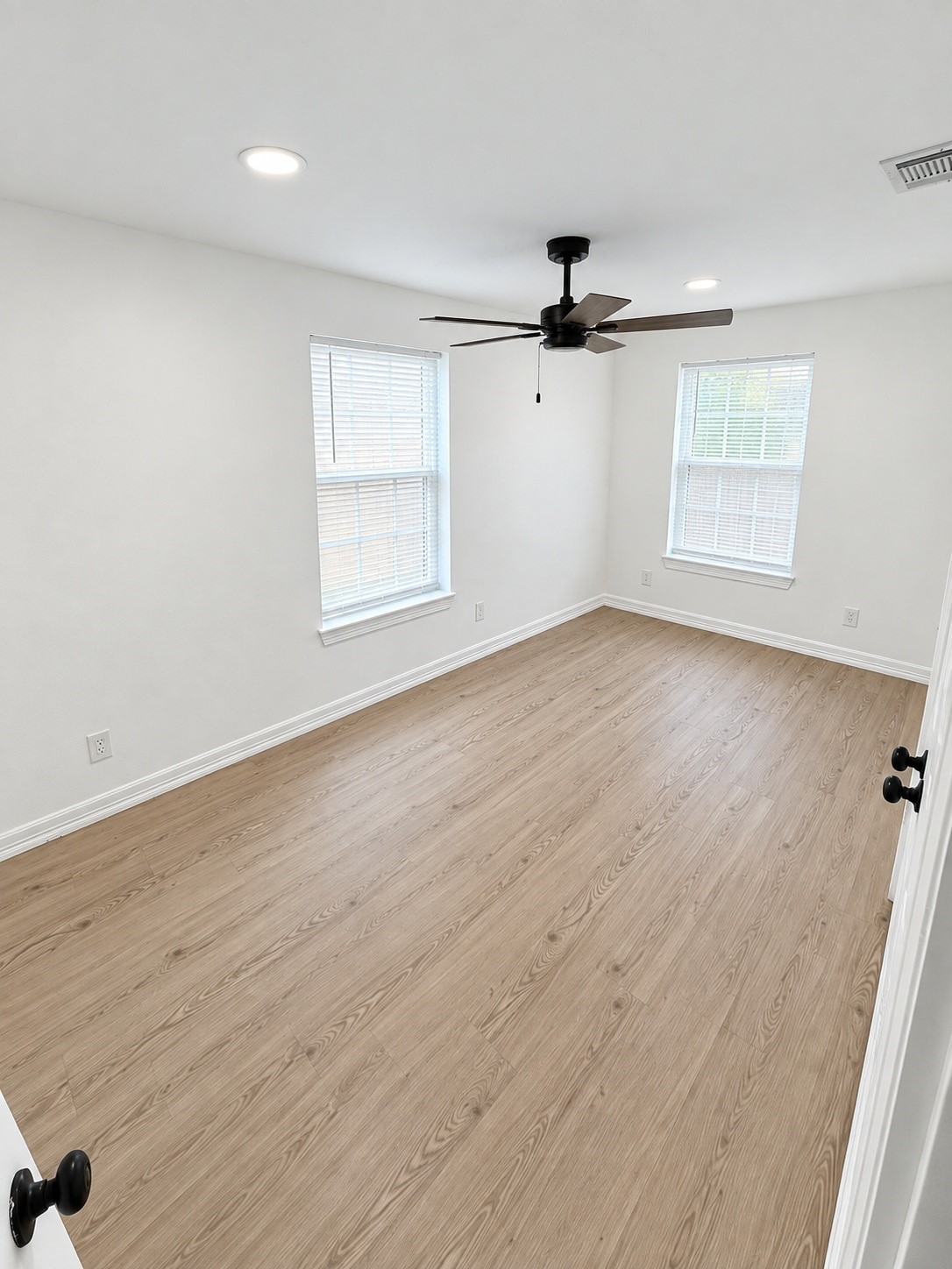 7402 Navigation Boulevard Property Photo 9