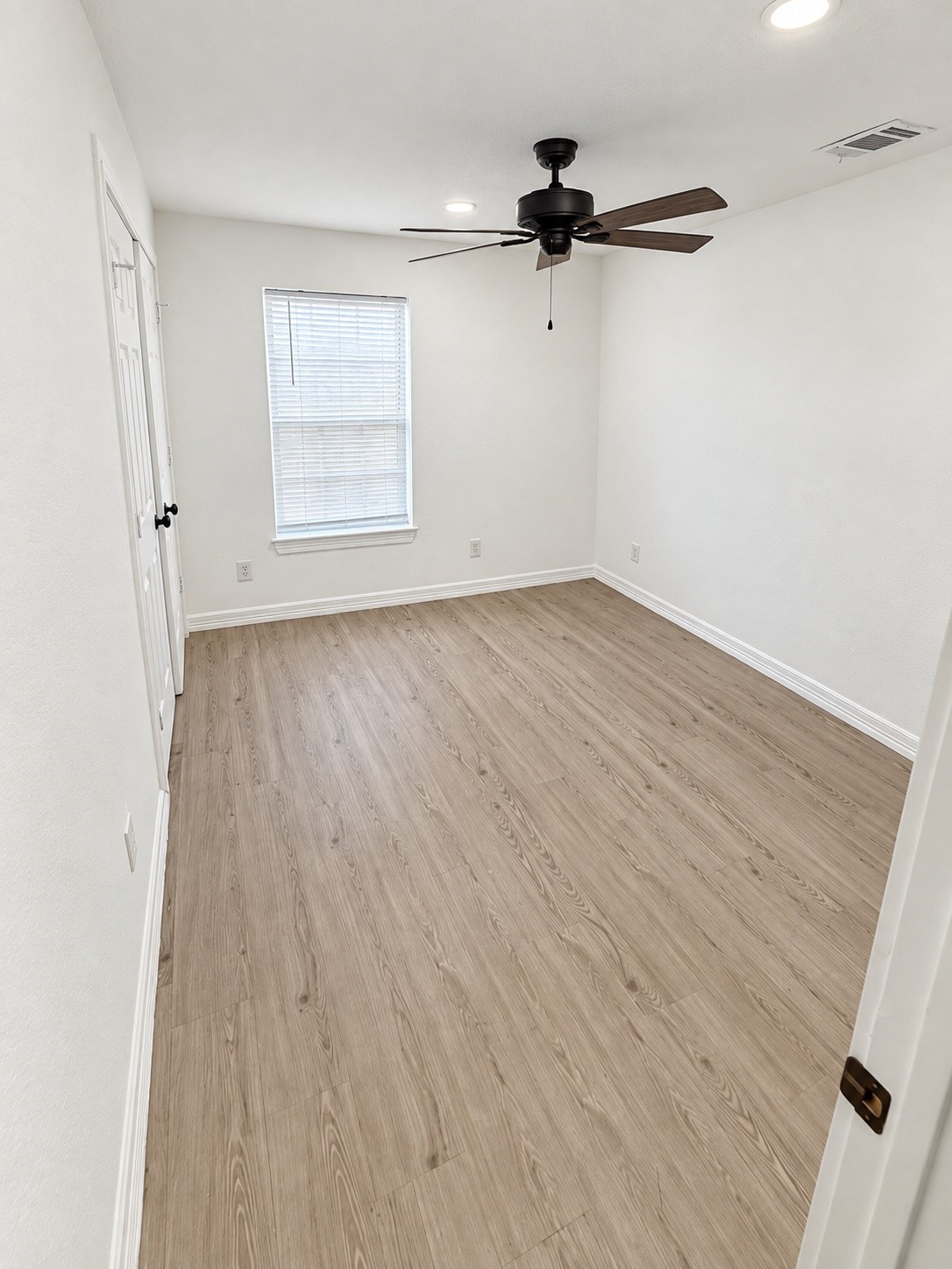 7402 Navigation Boulevard Property Photo 11